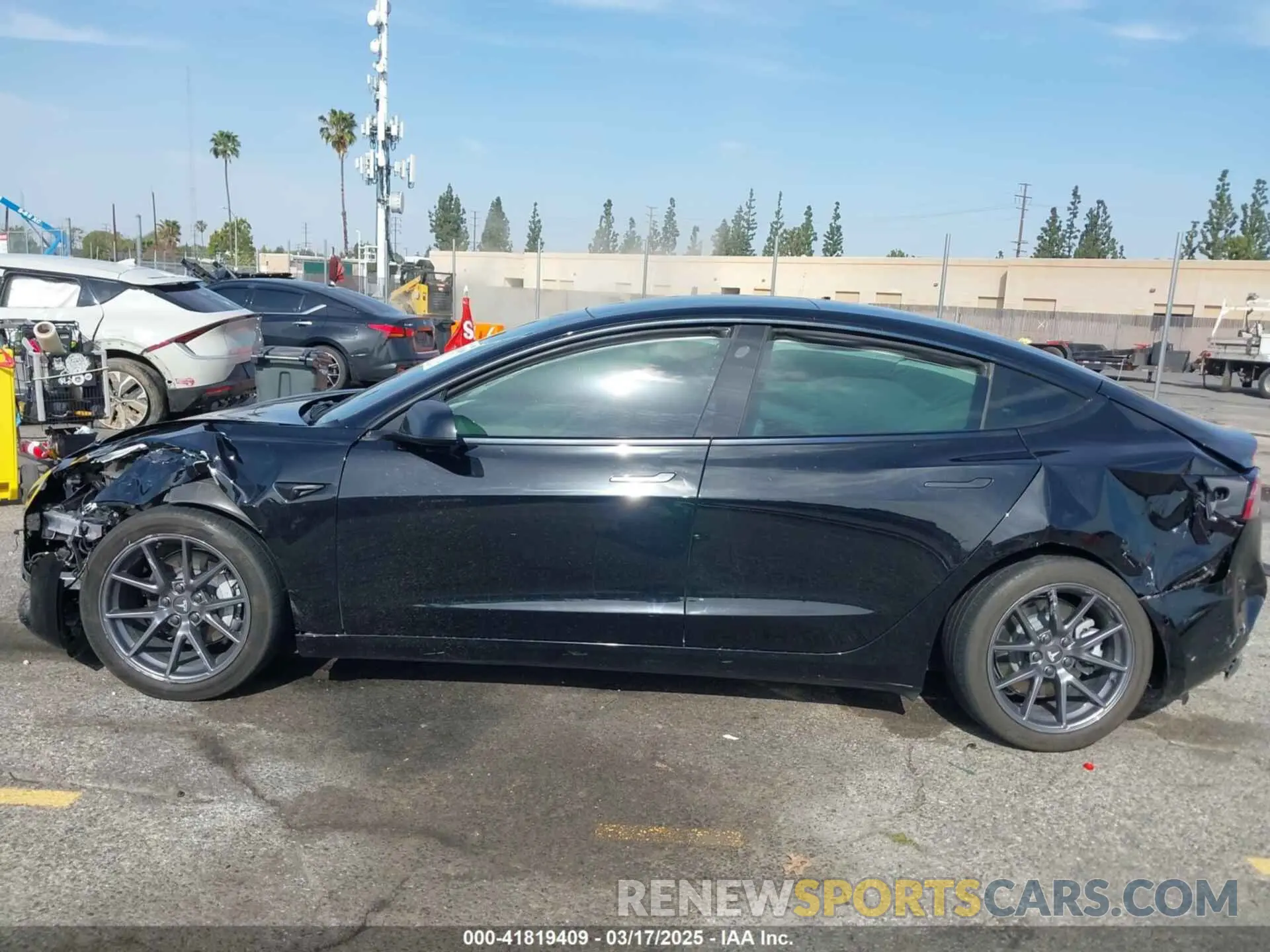 13 Photograph of a damaged car 5YJ3E1EB6NF233131 TESLA MODEL 3 2022