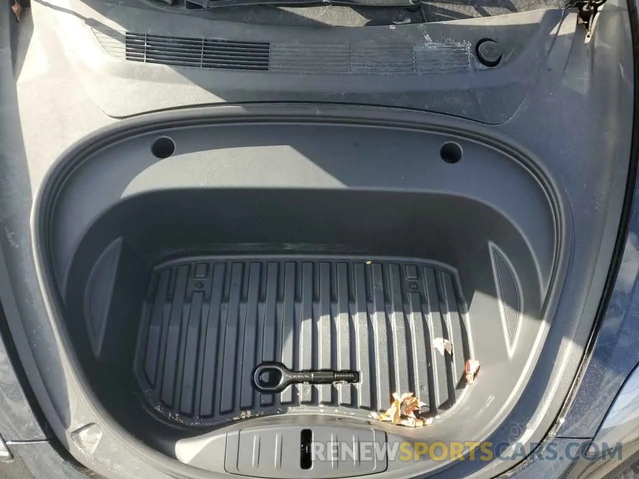 11 Photograph of a damaged car 5YJ3E1EB6NF245697 TESLA MODEL 3 2022
