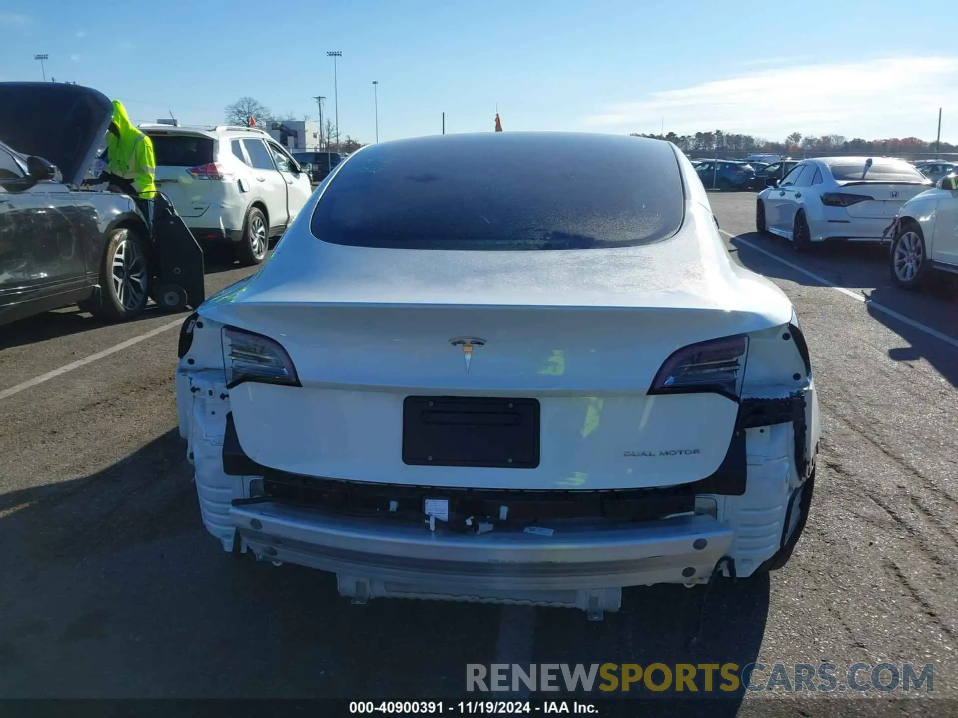 17 Photograph of a damaged car 5YJ3E1EB6NF248812 TESLA MODEL 3 2022