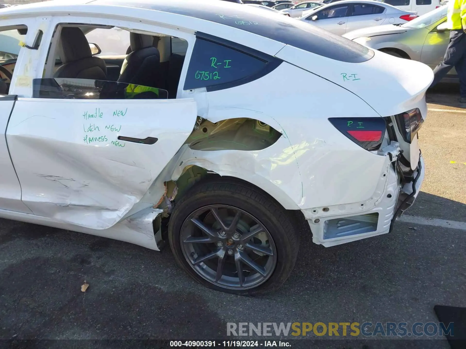 6 Photograph of a damaged car 5YJ3E1EB6NF248812 TESLA MODEL 3 2022
