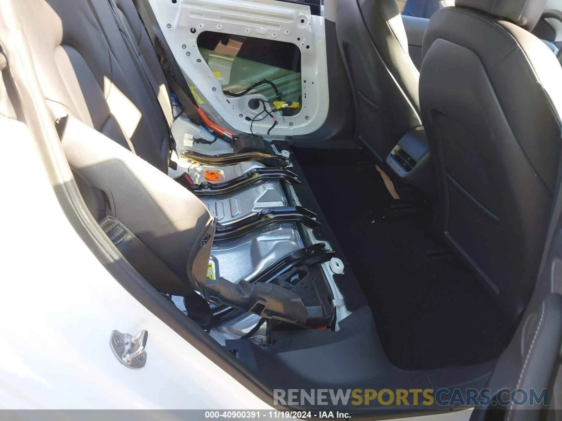 8 Photograph of a damaged car 5YJ3E1EB6NF248812 TESLA MODEL 3 2022
