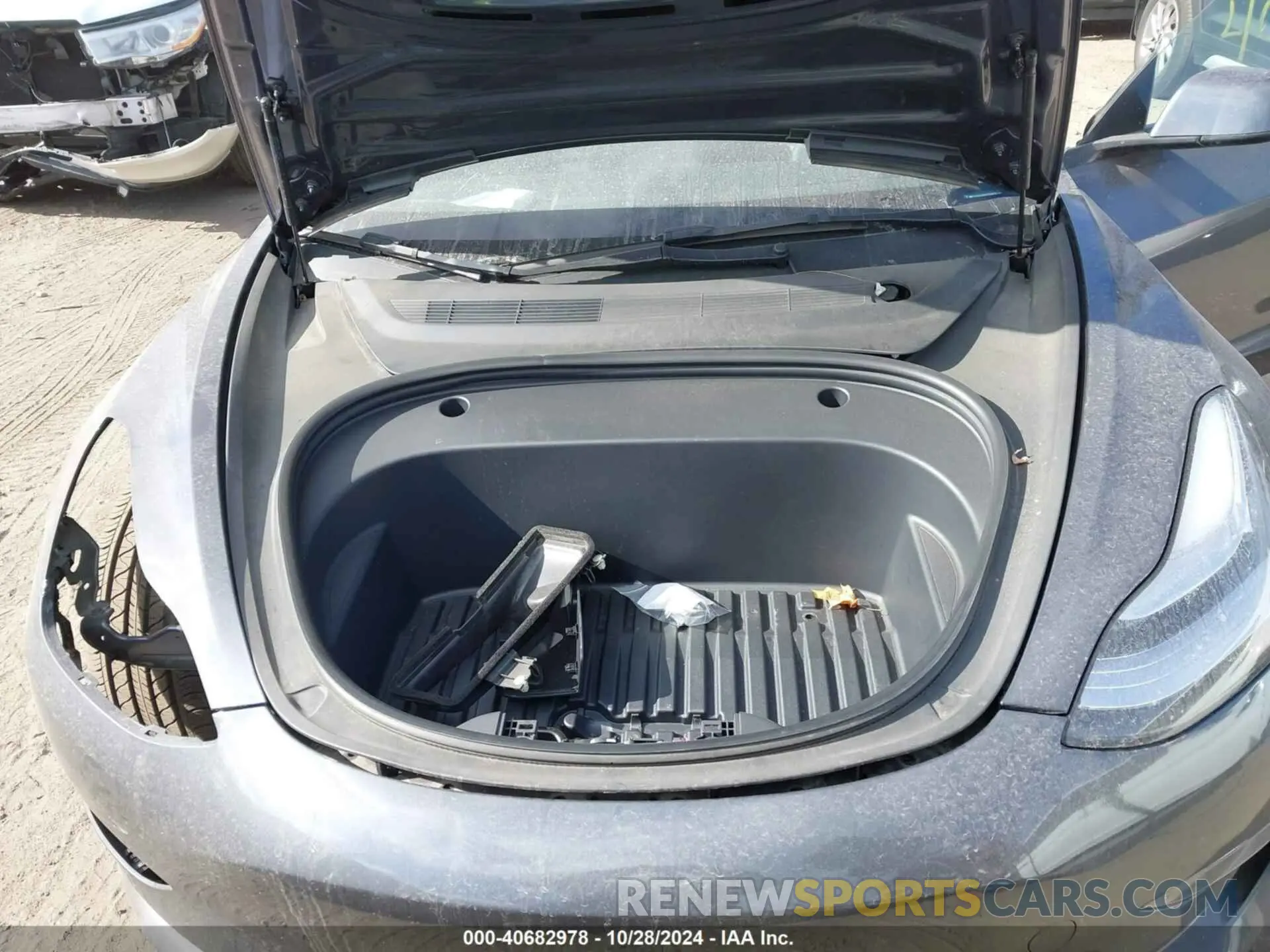 10 Photograph of a damaged car 5YJ3E1EB6NF258630 TESLA MODEL 3 2022