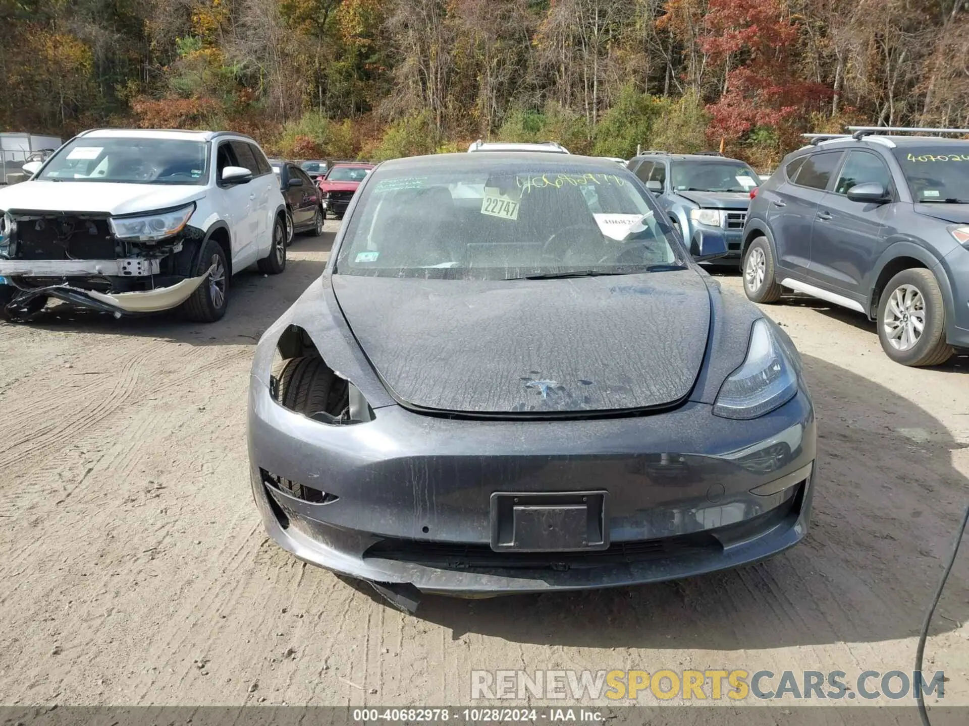 13 Photograph of a damaged car 5YJ3E1EB6NF258630 TESLA MODEL 3 2022