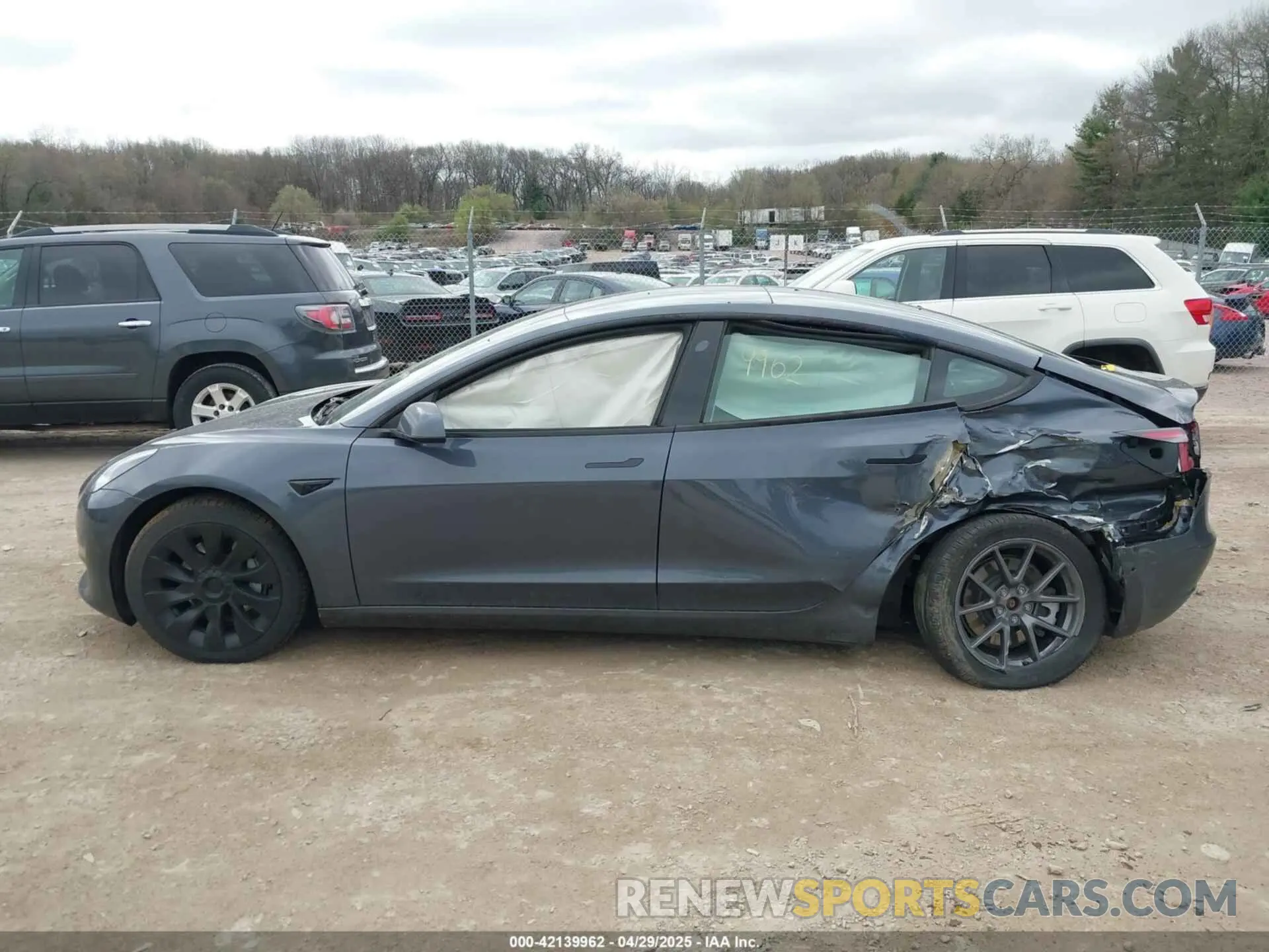 15 Photograph of a damaged car 5YJ3E1EB6NF260118 TESLA MODEL 3 2022