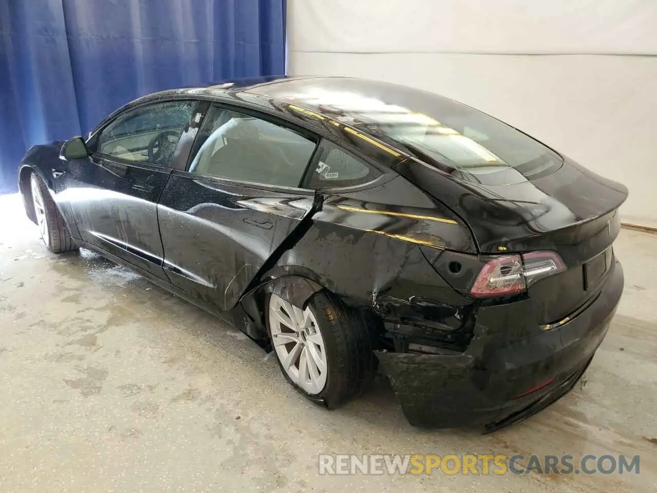 2 Photograph of a damaged car 5YJ3E1EB6NF262239 TESLA MODEL 3 2022