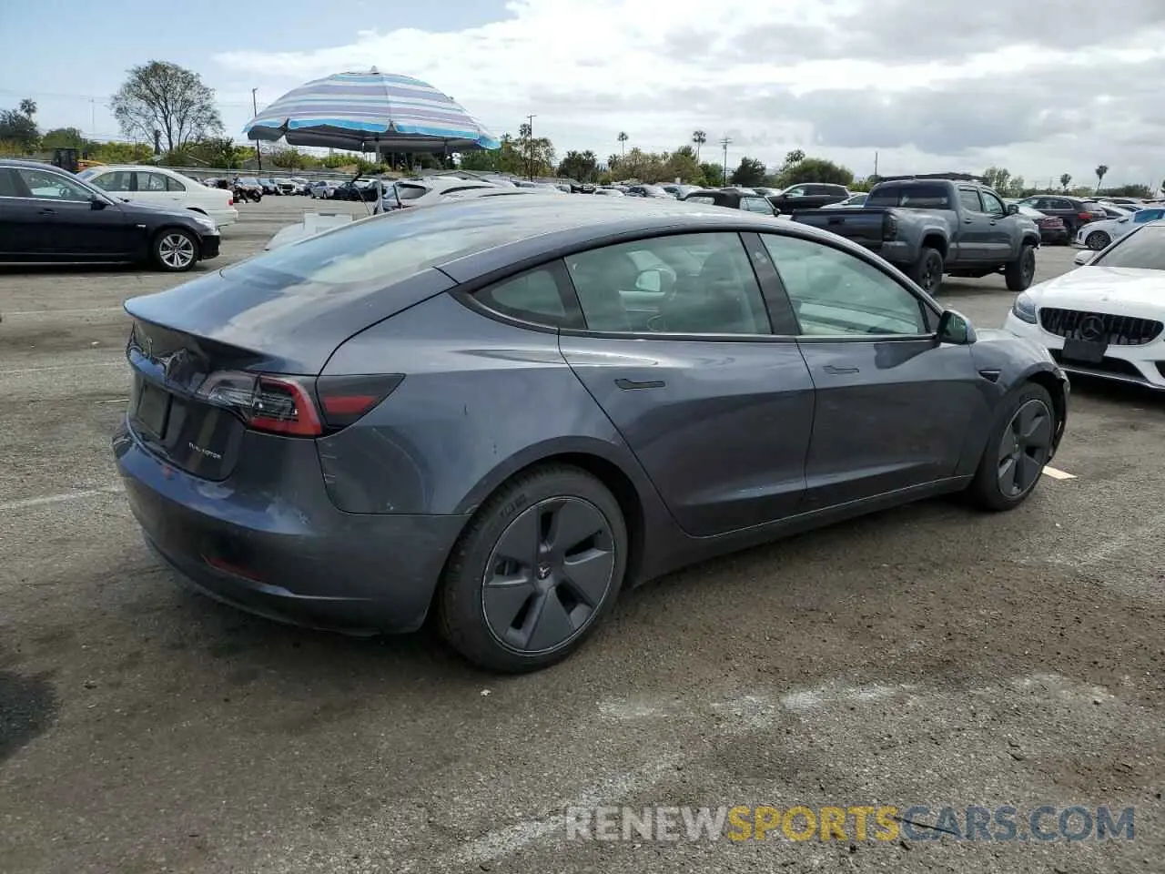 3 Photograph of a damaged car 5YJ3E1EB6NF275282 TESLA MODEL 3 2022