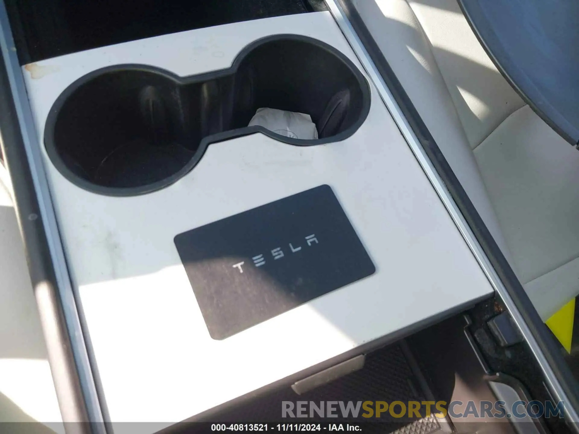 11 Photograph of a damaged car 5YJ3E1EB6NF325811 TESLA MODEL 3 2022
