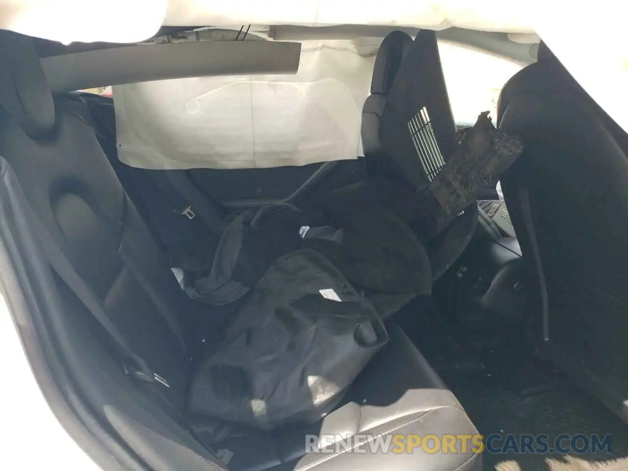 10 Photograph of a damaged car 5YJ3E1EB7NF105321 TESLA MODEL 3 2022