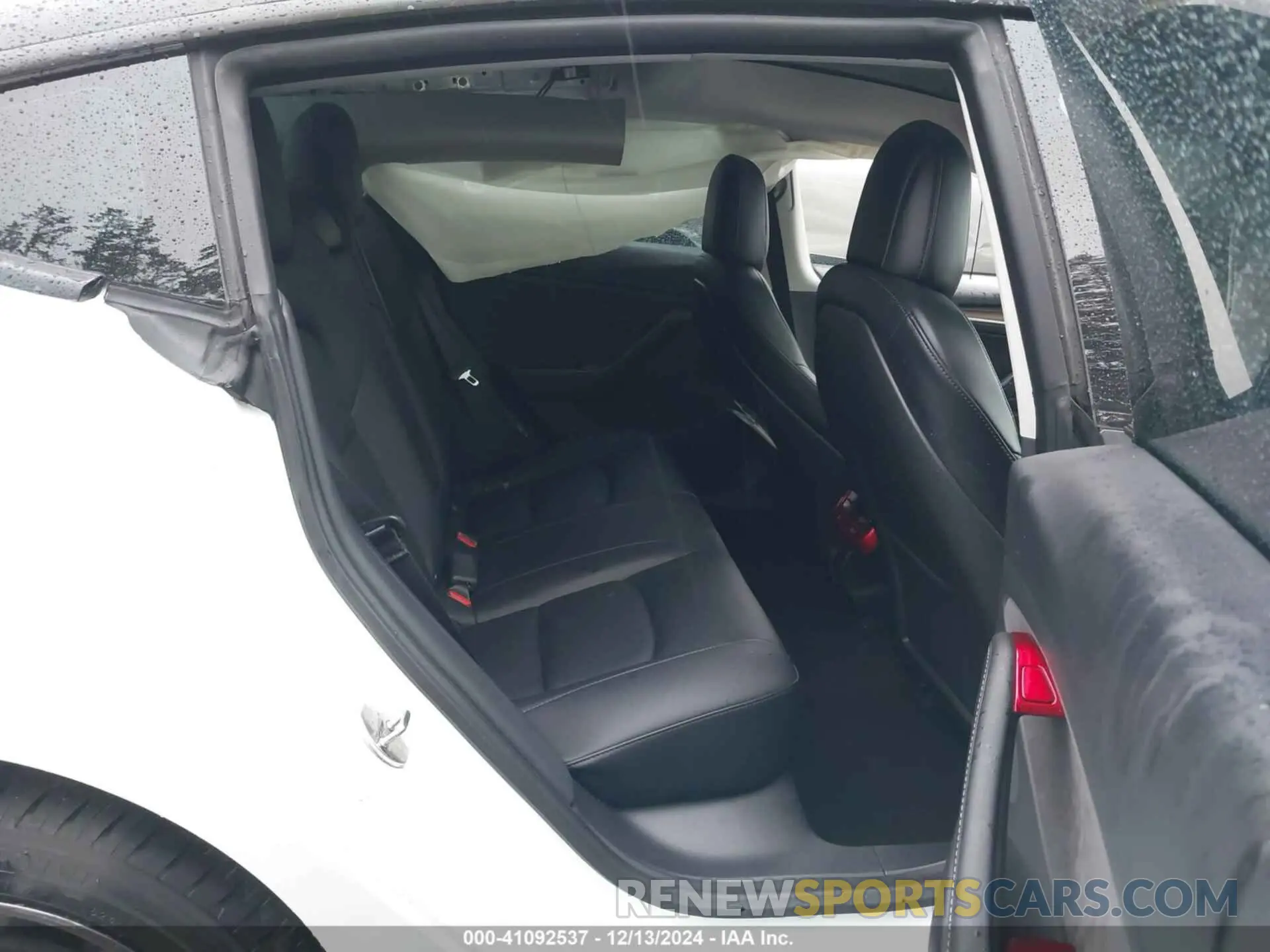 8 Photograph of a damaged car 5YJ3E1EB7NF136990 TESLA MODEL 3 2022