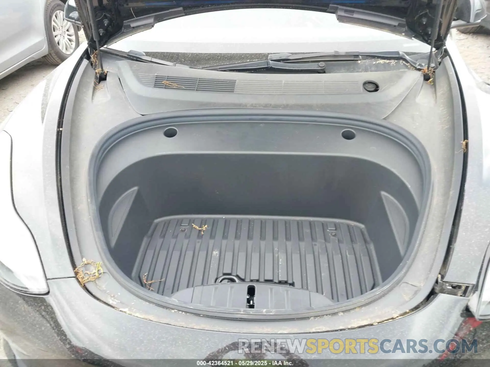 10 Photograph of a damaged car 5YJ3E1EB7NF165647 TESLA MODEL 3 2022