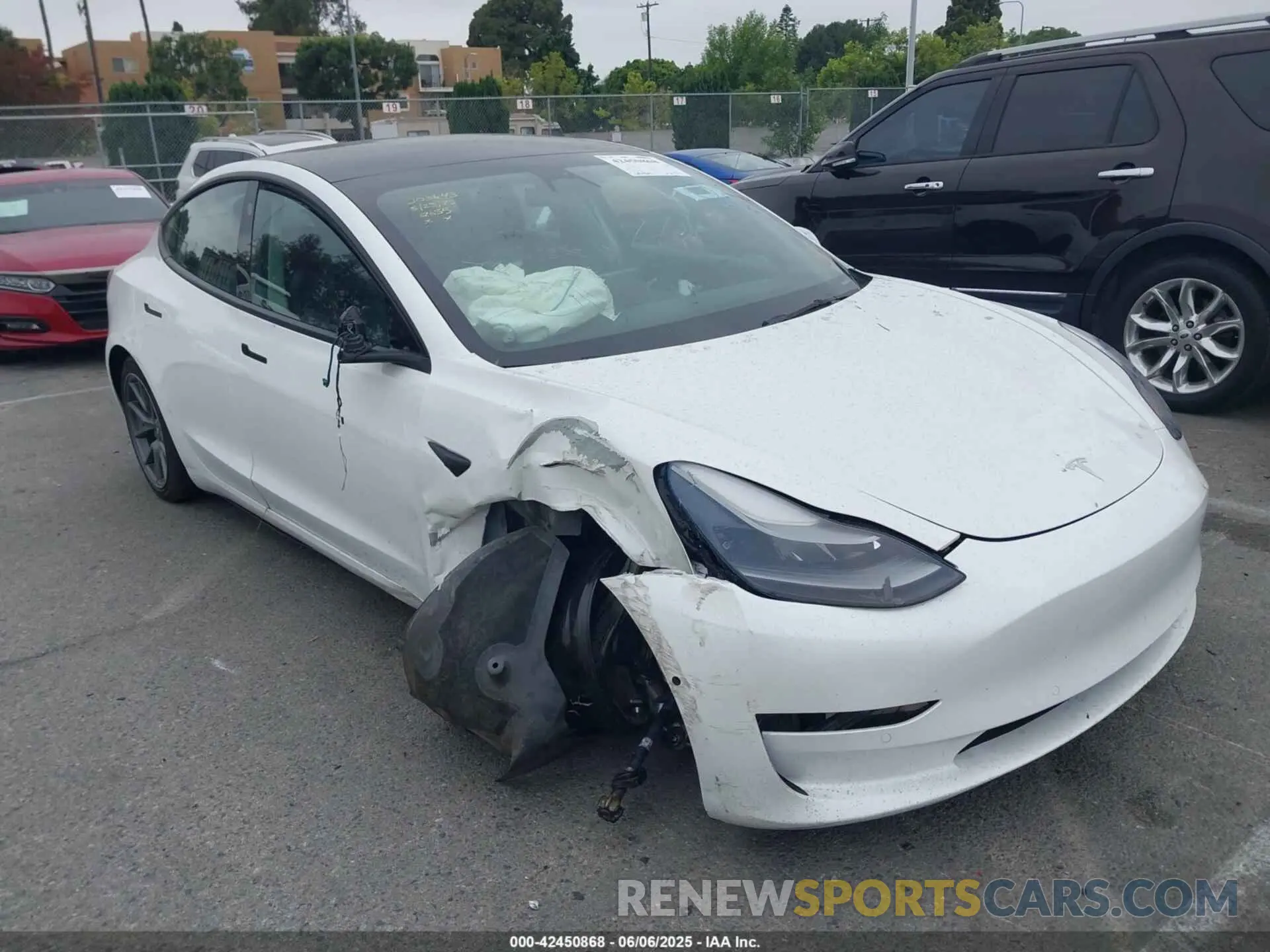 1 Photograph of a damaged car 5YJ3E1EB7NF170444 TESLA MODEL 3 2022