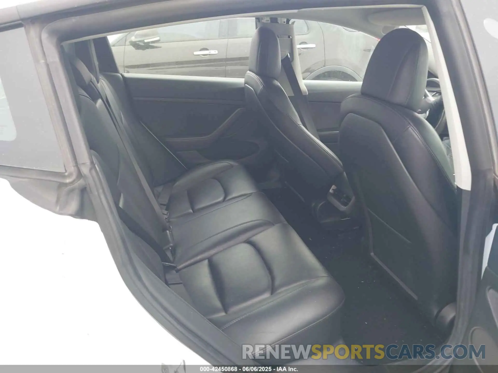 8 Photograph of a damaged car 5YJ3E1EB7NF170444 TESLA MODEL 3 2022