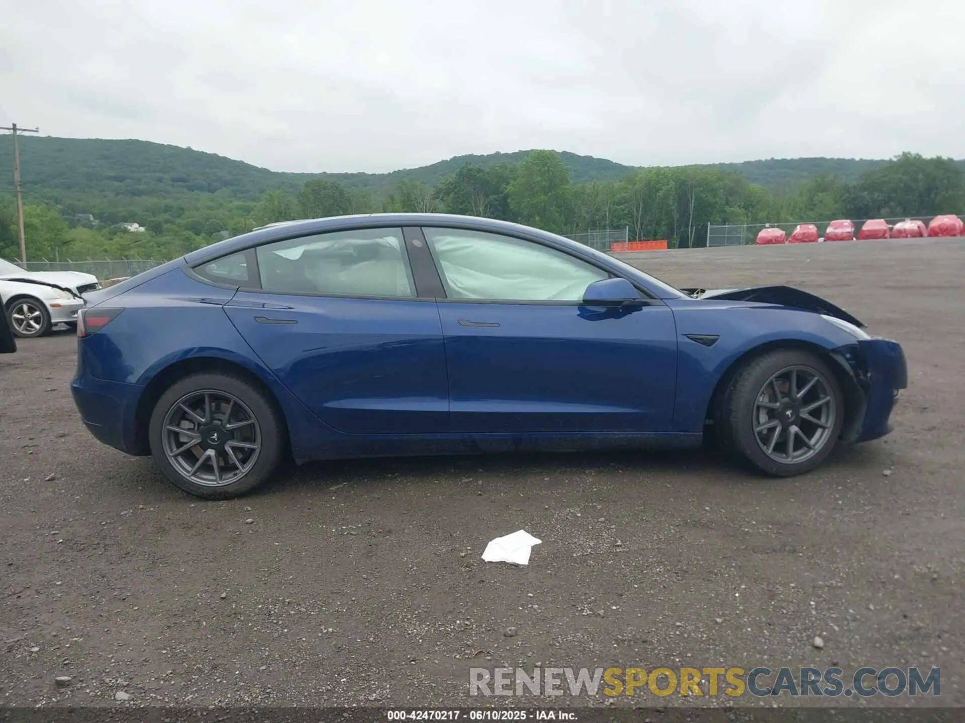 13 Фотография поврежденного автомобиля 5YJ3E1EB7NF171481 TESLA MODEL 3 2022