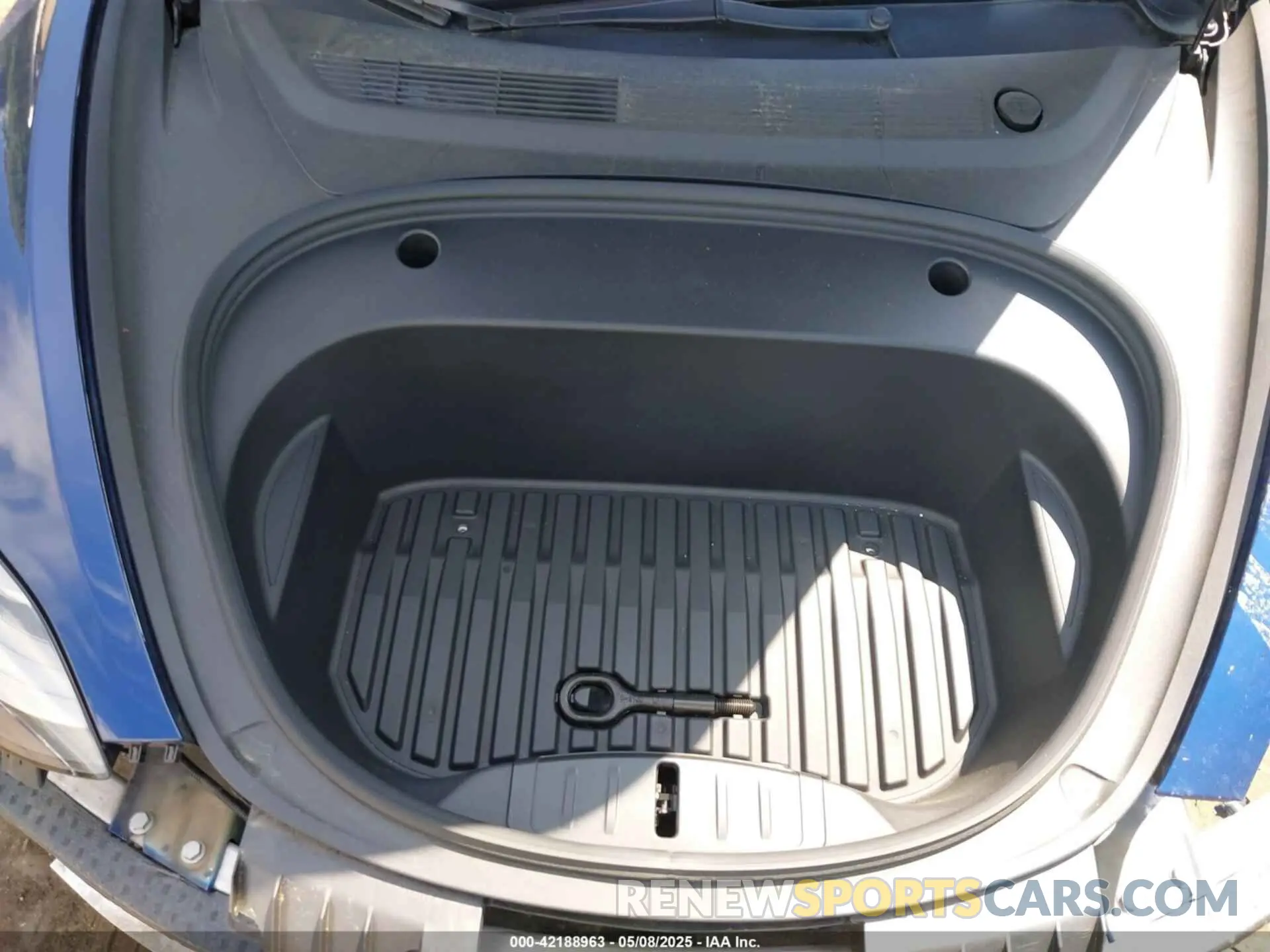 10 Photograph of a damaged car 5YJ3E1EB7NF180049 TESLA MODEL 3 2022