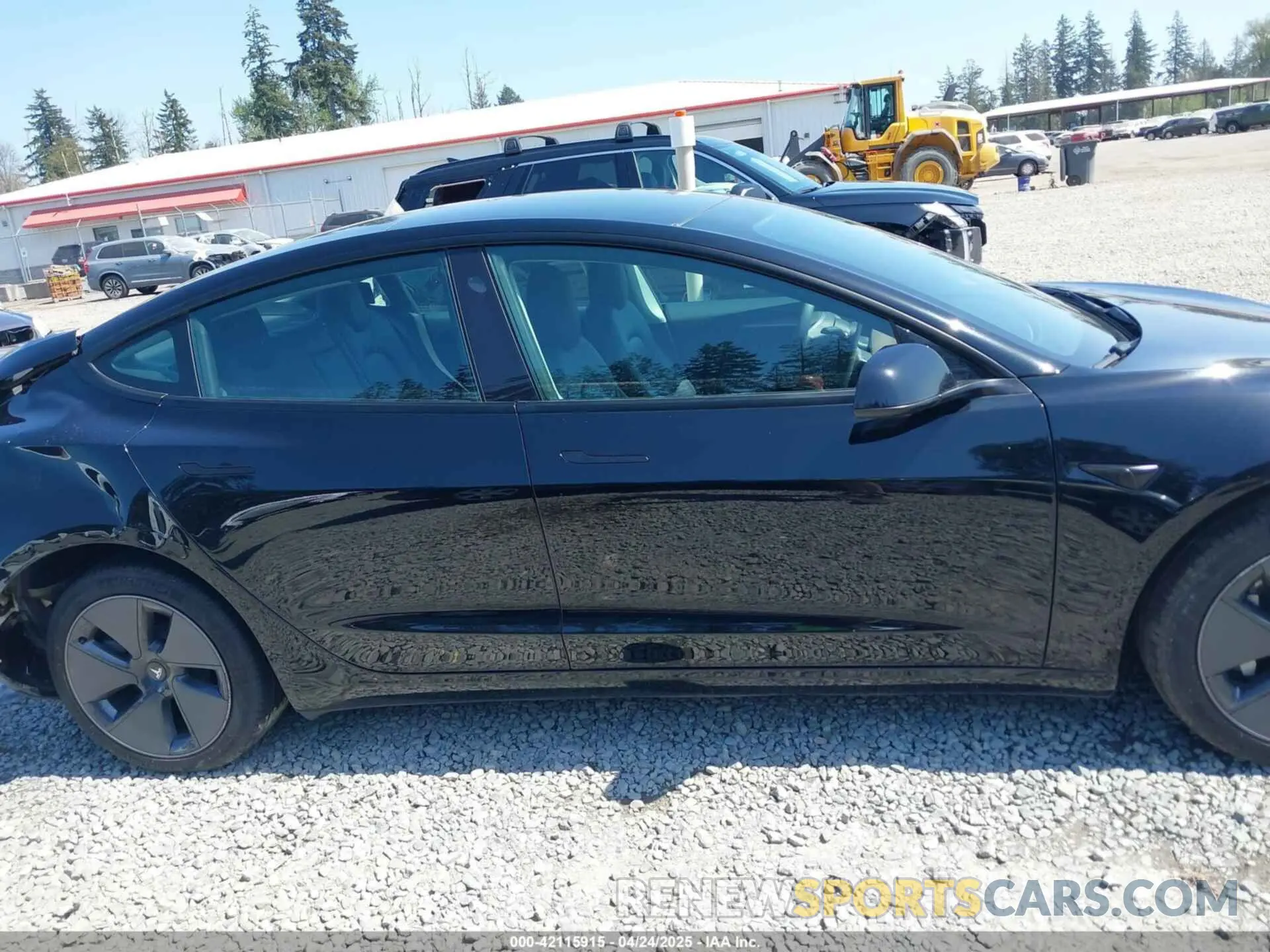 13 Фотография поврежденного автомобиля 5YJ3E1EB7NF241996 TESLA MODEL 3 2022