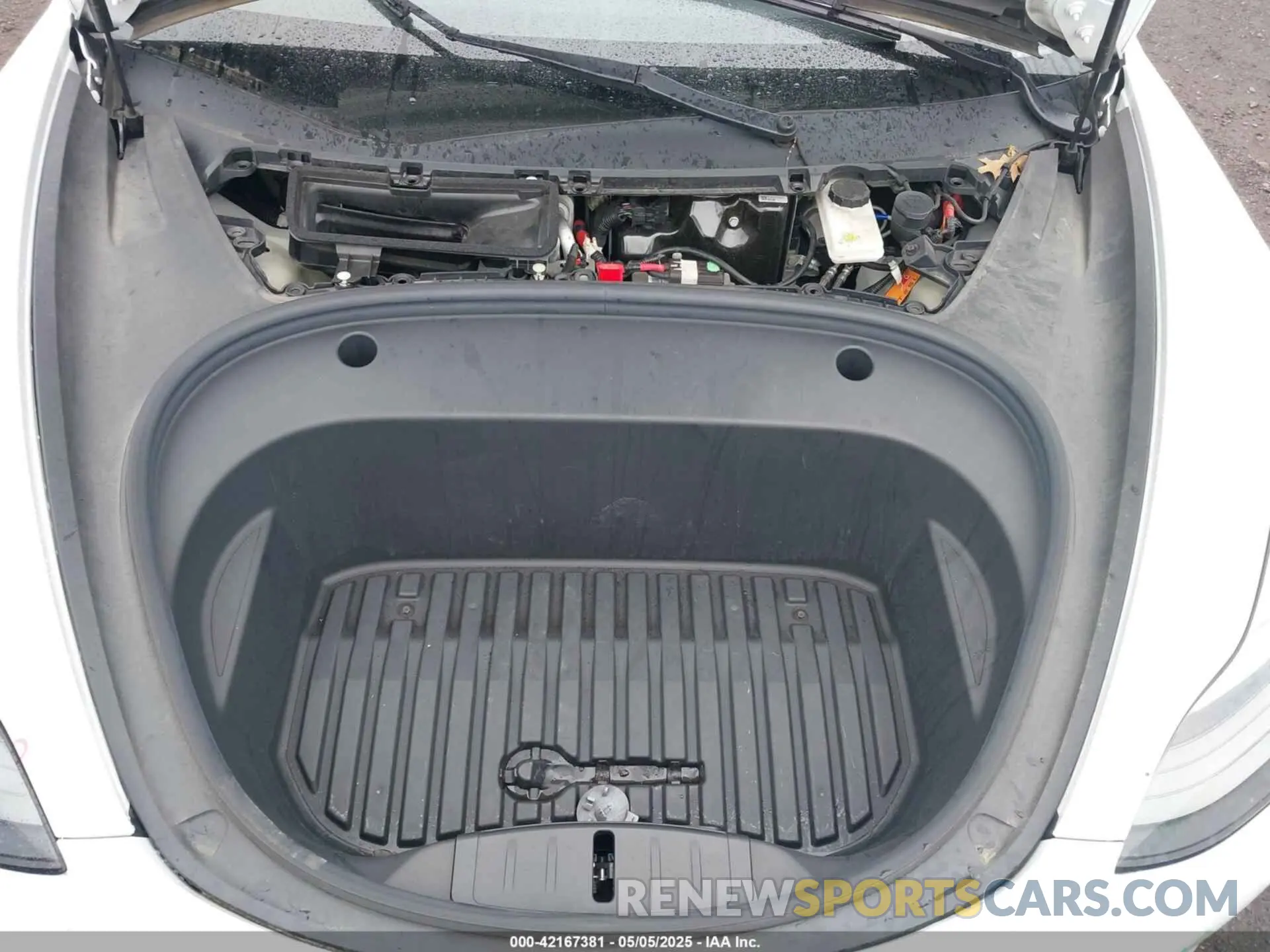 10 Photograph of a damaged car 5YJ3E1EB7NF257440 TESLA MODEL 3 2022
