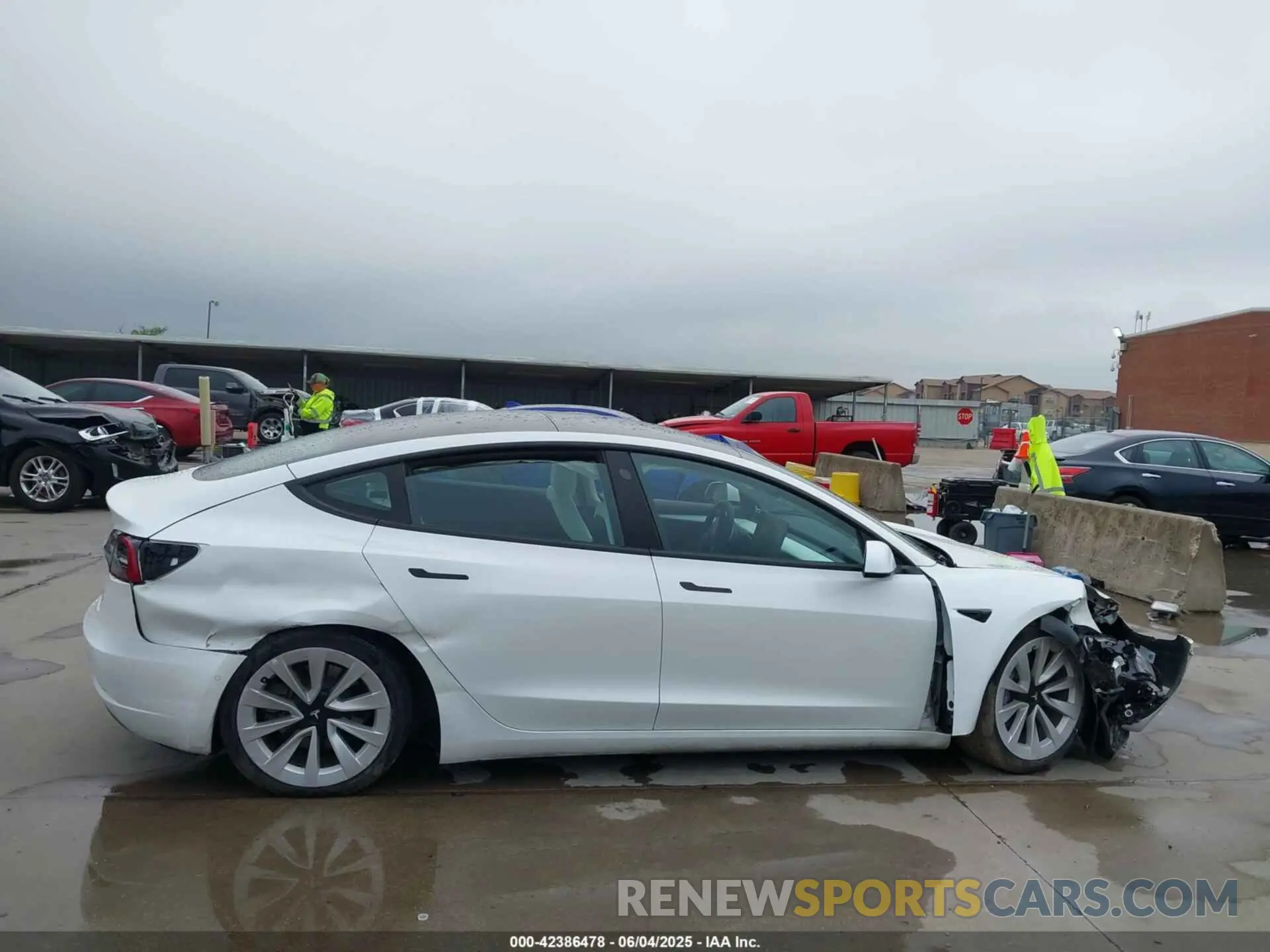 13 Фотография поврежденного автомобиля 5YJ3E1EB7NF355688 TESLA MODEL 3 2022