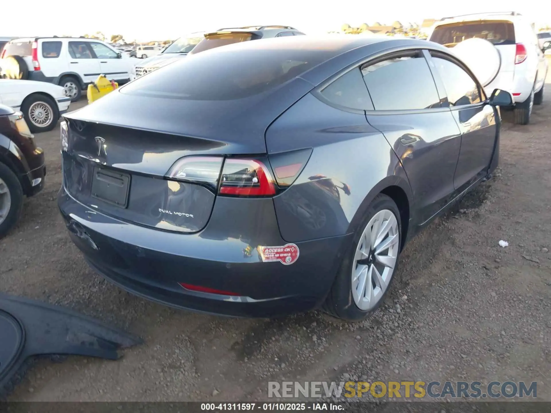 4 Photograph of a damaged car 5YJ3E1EB7NF363497 TESLA MODEL 3 2022