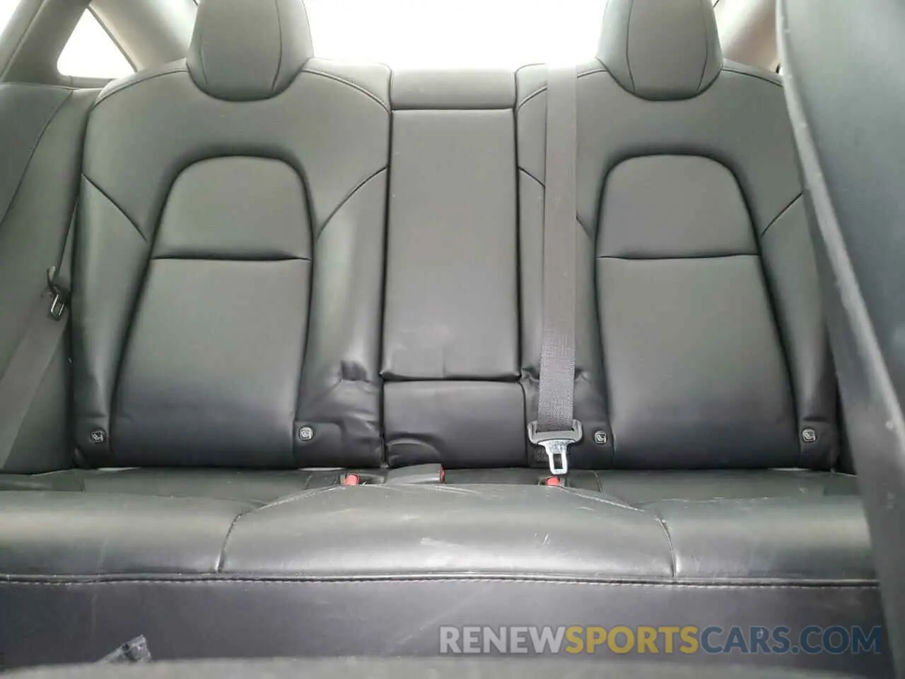 10 Photograph of a damaged car 5YJ3E1EB8NF103965 TESLA MODEL 3 2022