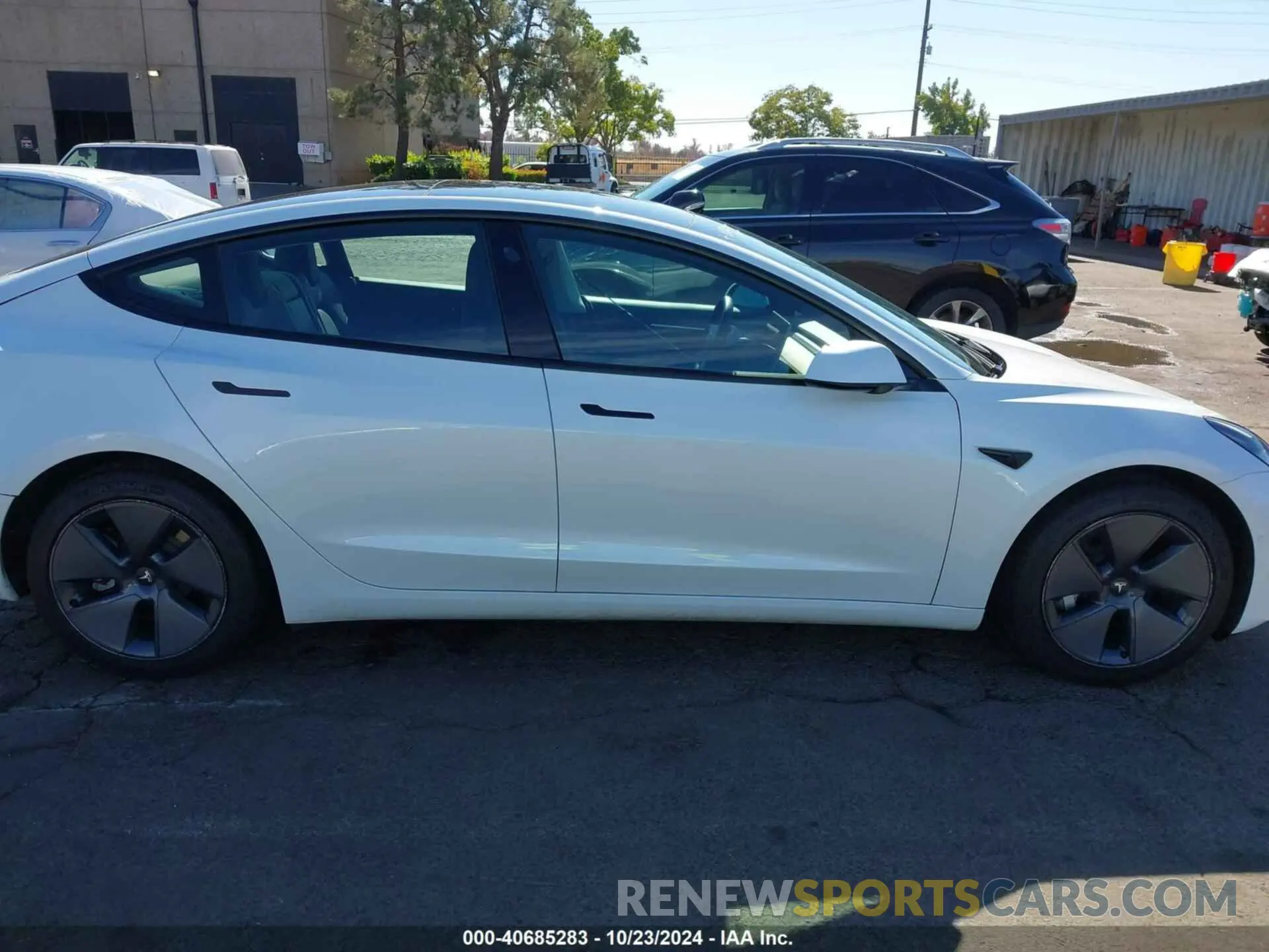 13 Photograph of a damaged car 5YJ3E1EB8NF137226 TESLA MODEL 3 2022