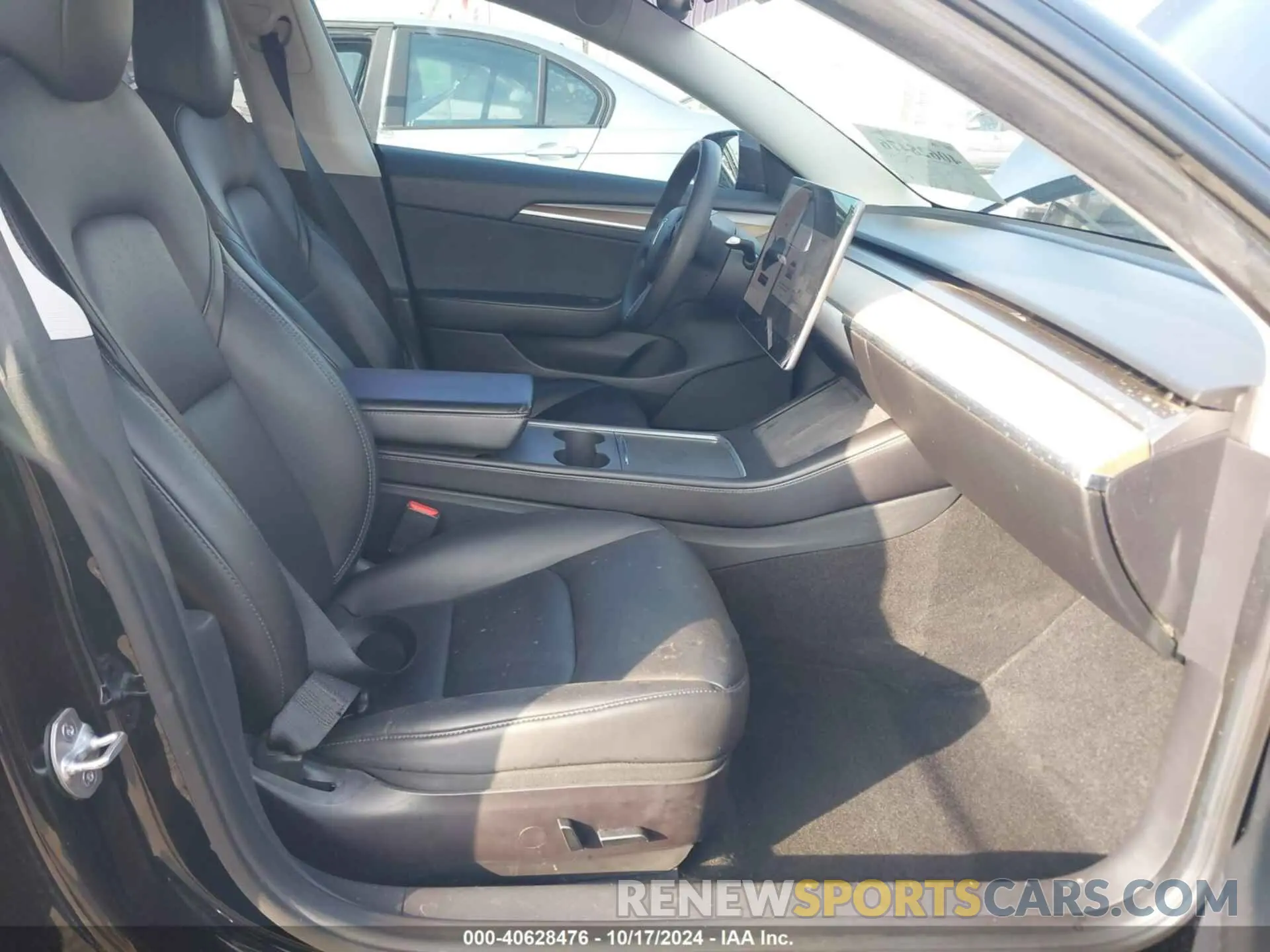 5 Photograph of a damaged car 5YJ3E1EB8NF139249 TESLA MODEL 3 2022
