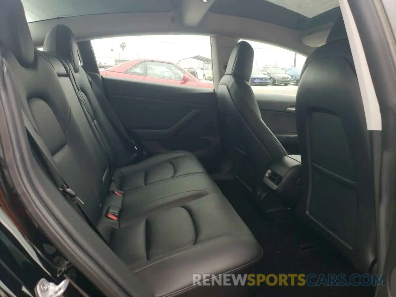 10 Photograph of a damaged car 5YJ3E1EB8NF147304 TESLA MODEL 3 2022