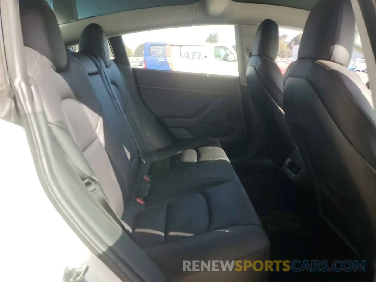 10 Photograph of a damaged car 5YJ3E1EB8NF159369 TESLA MODEL 3 2022