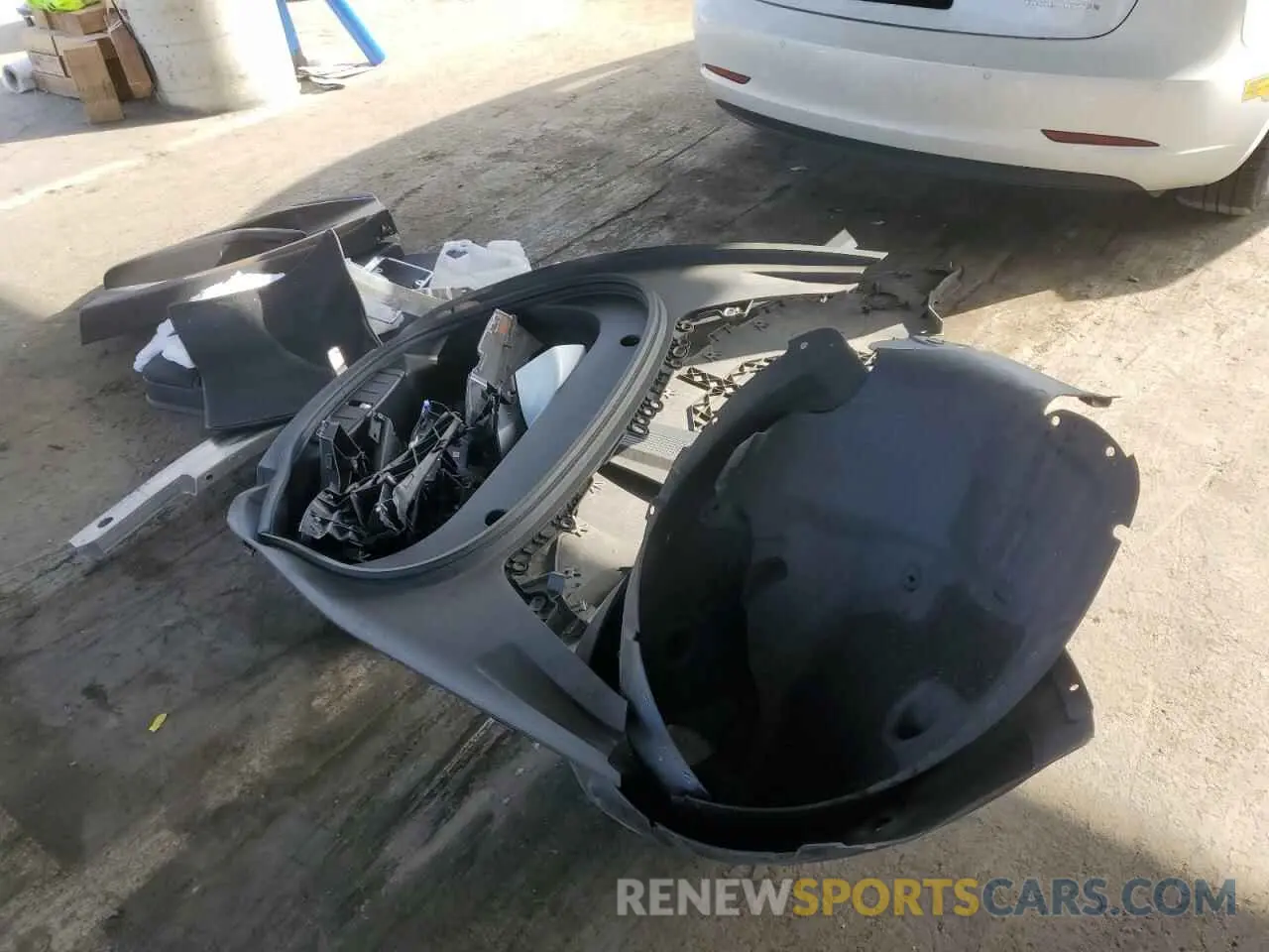 12 Photograph of a damaged car 5YJ3E1EB8NF159369 TESLA MODEL 3 2022
