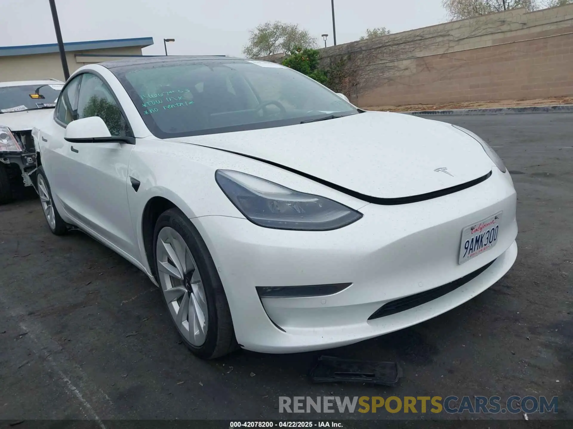 1 Фотография поврежденного автомобиля 5YJ3E1EB8NF195708 TESLA MODEL 3 2022