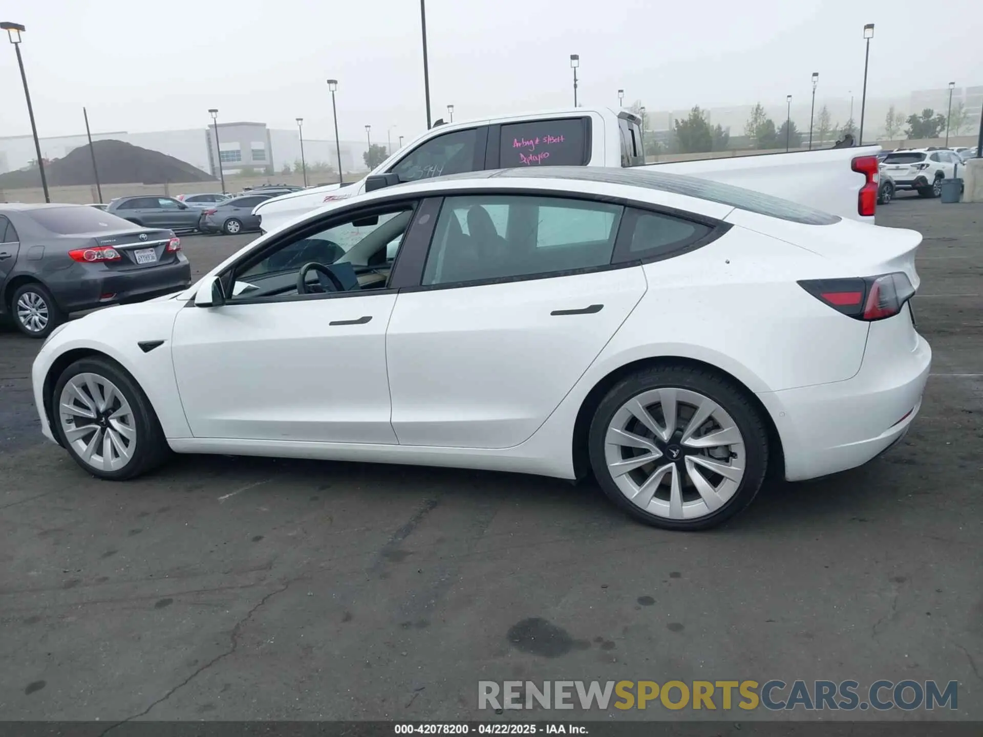 14 Фотография поврежденного автомобиля 5YJ3E1EB8NF195708 TESLA MODEL 3 2022