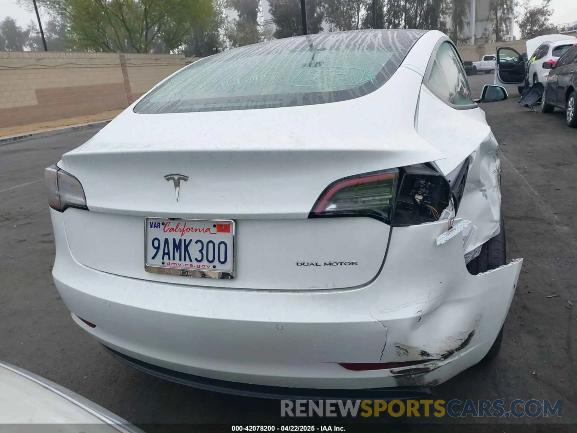 16 Фотография поврежденного автомобиля 5YJ3E1EB8NF195708 TESLA MODEL 3 2022