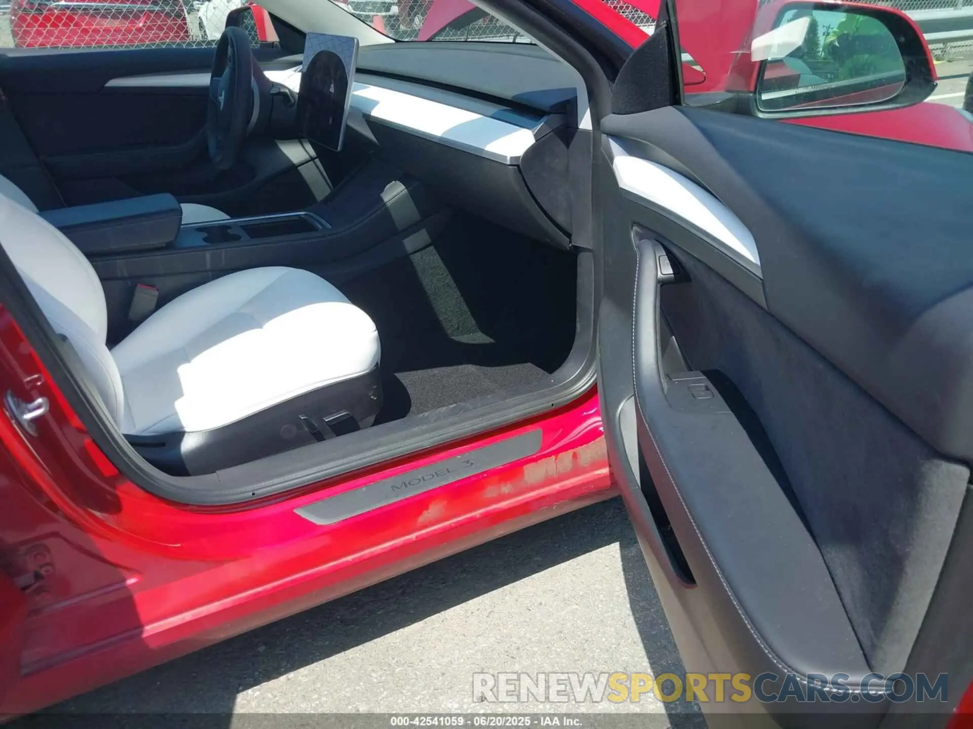 5 Photograph of a damaged car 5YJ3E1EB8NF199712 TESLA MODEL 3 2022