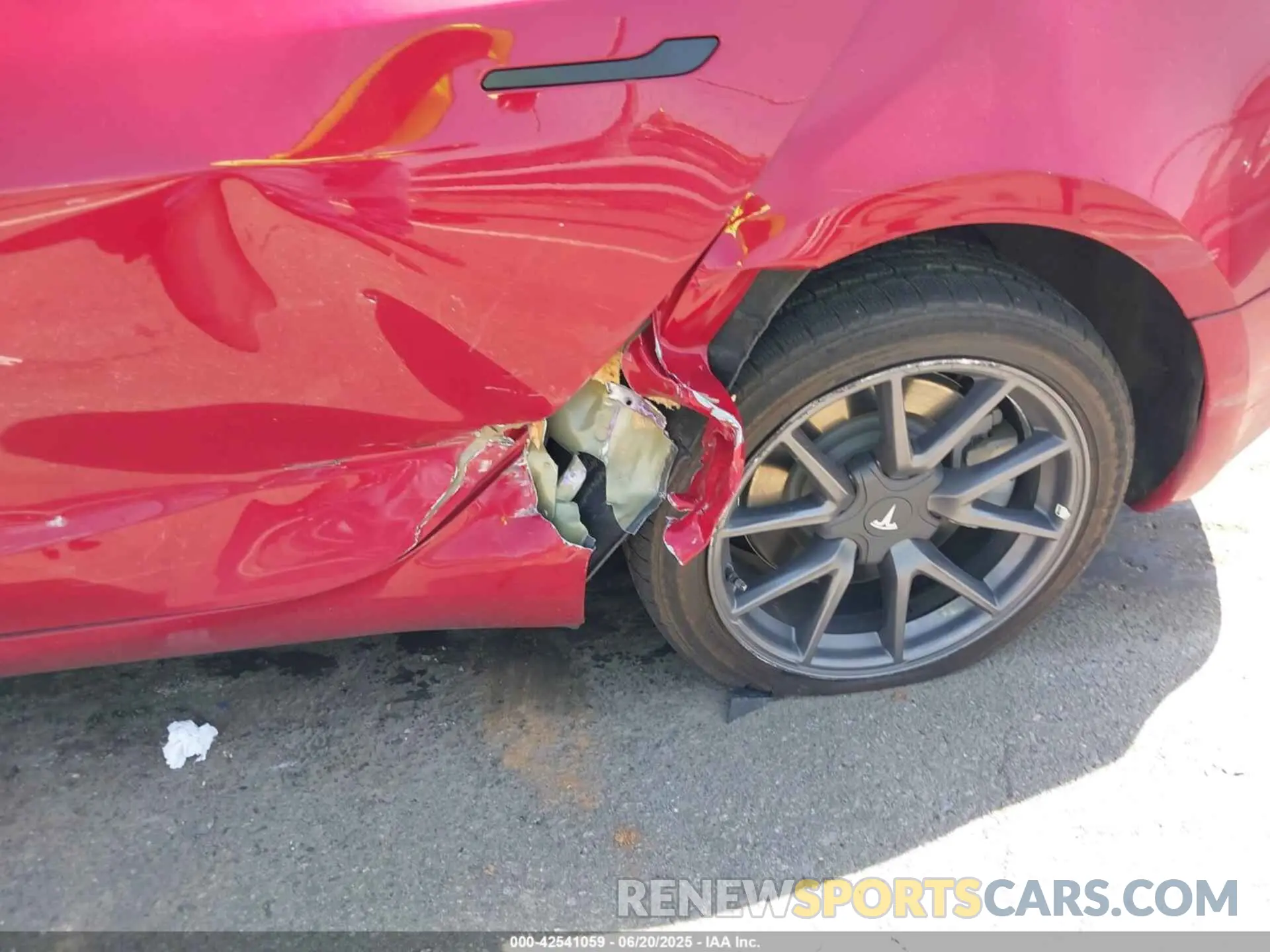 6 Photograph of a damaged car 5YJ3E1EB8NF199712 TESLA MODEL 3 2022