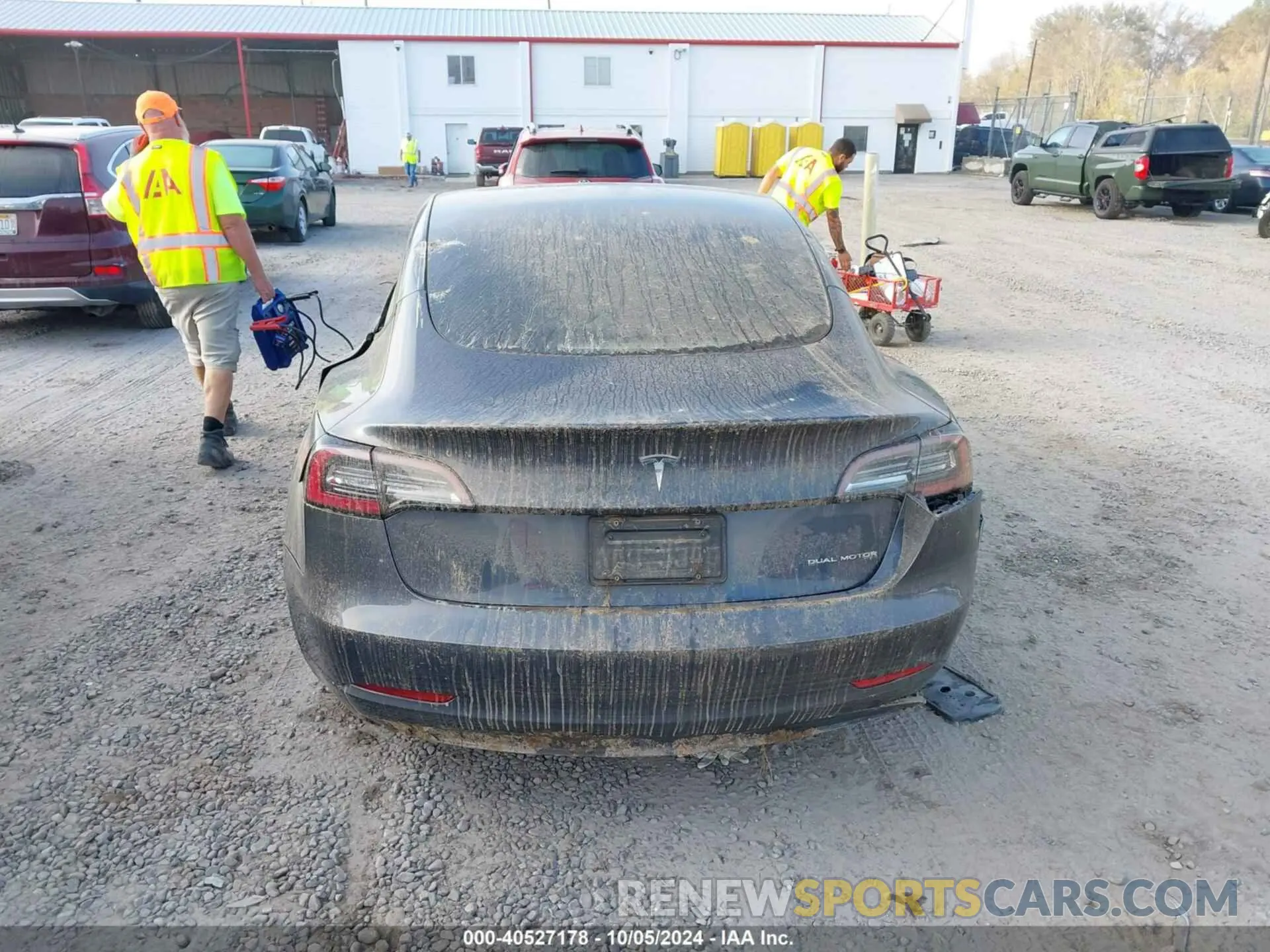 15 Photograph of a damaged car 5YJ3E1EB8NF203743 TESLA MODEL 3 2022