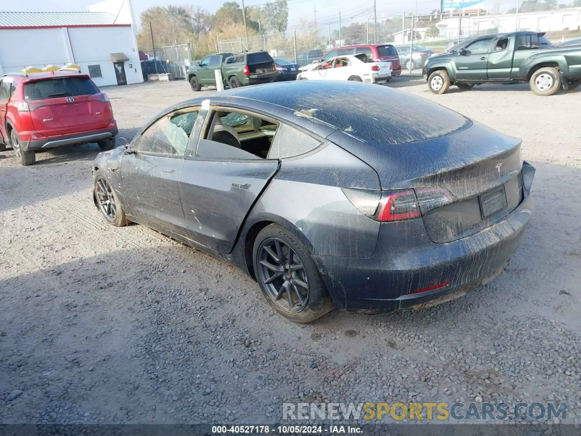3 Photograph of a damaged car 5YJ3E1EB8NF203743 TESLA MODEL 3 2022