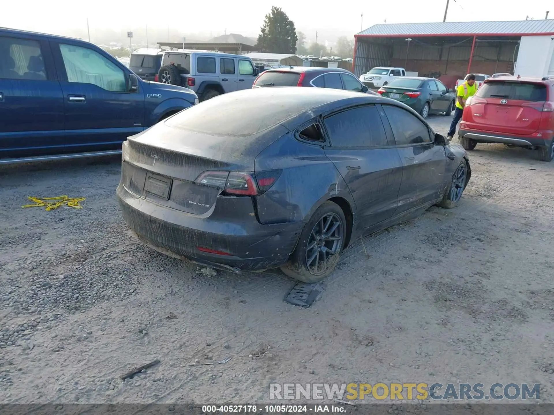 4 Photograph of a damaged car 5YJ3E1EB8NF203743 TESLA MODEL 3 2022