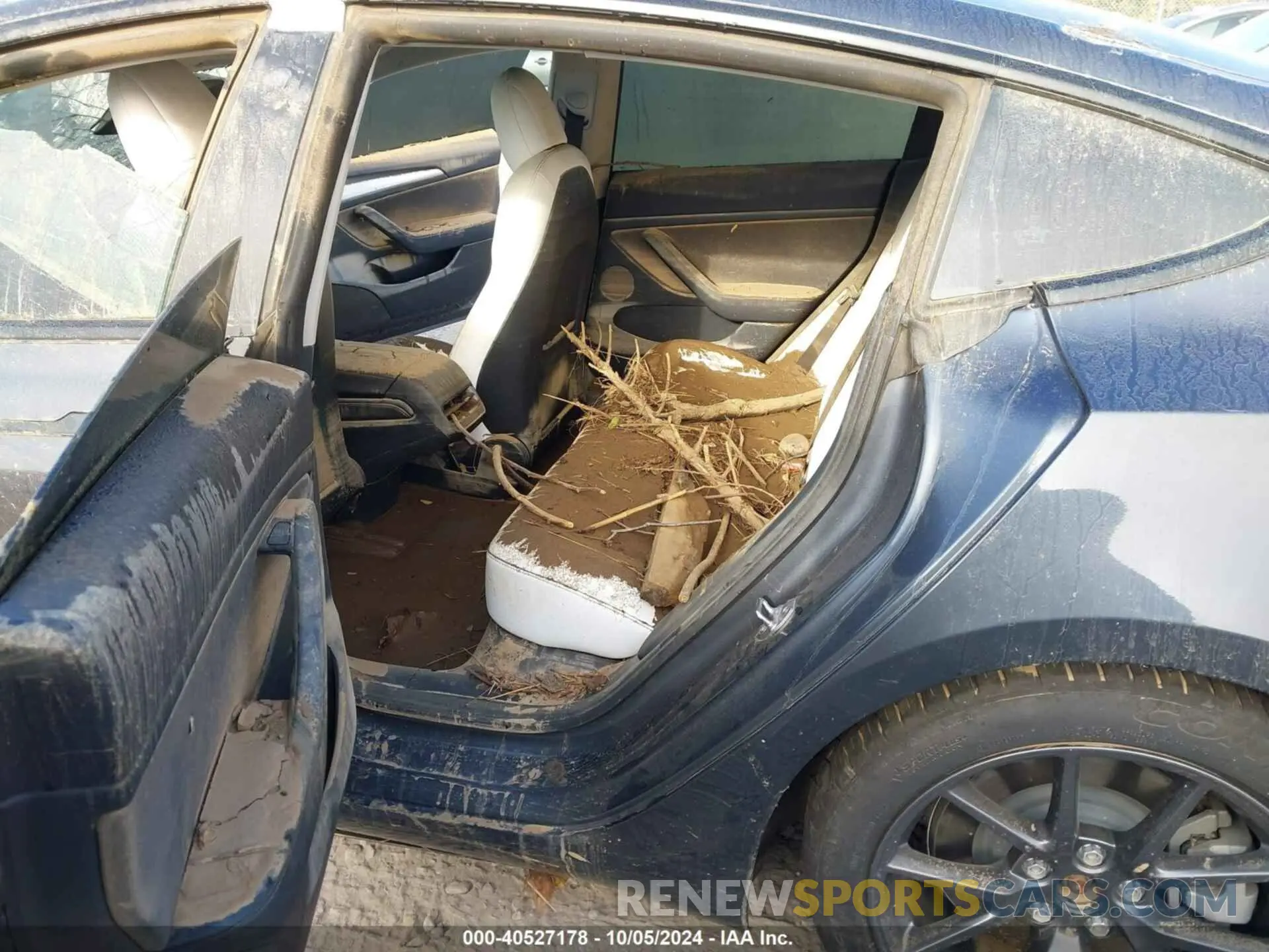 8 Photograph of a damaged car 5YJ3E1EB8NF203743 TESLA MODEL 3 2022