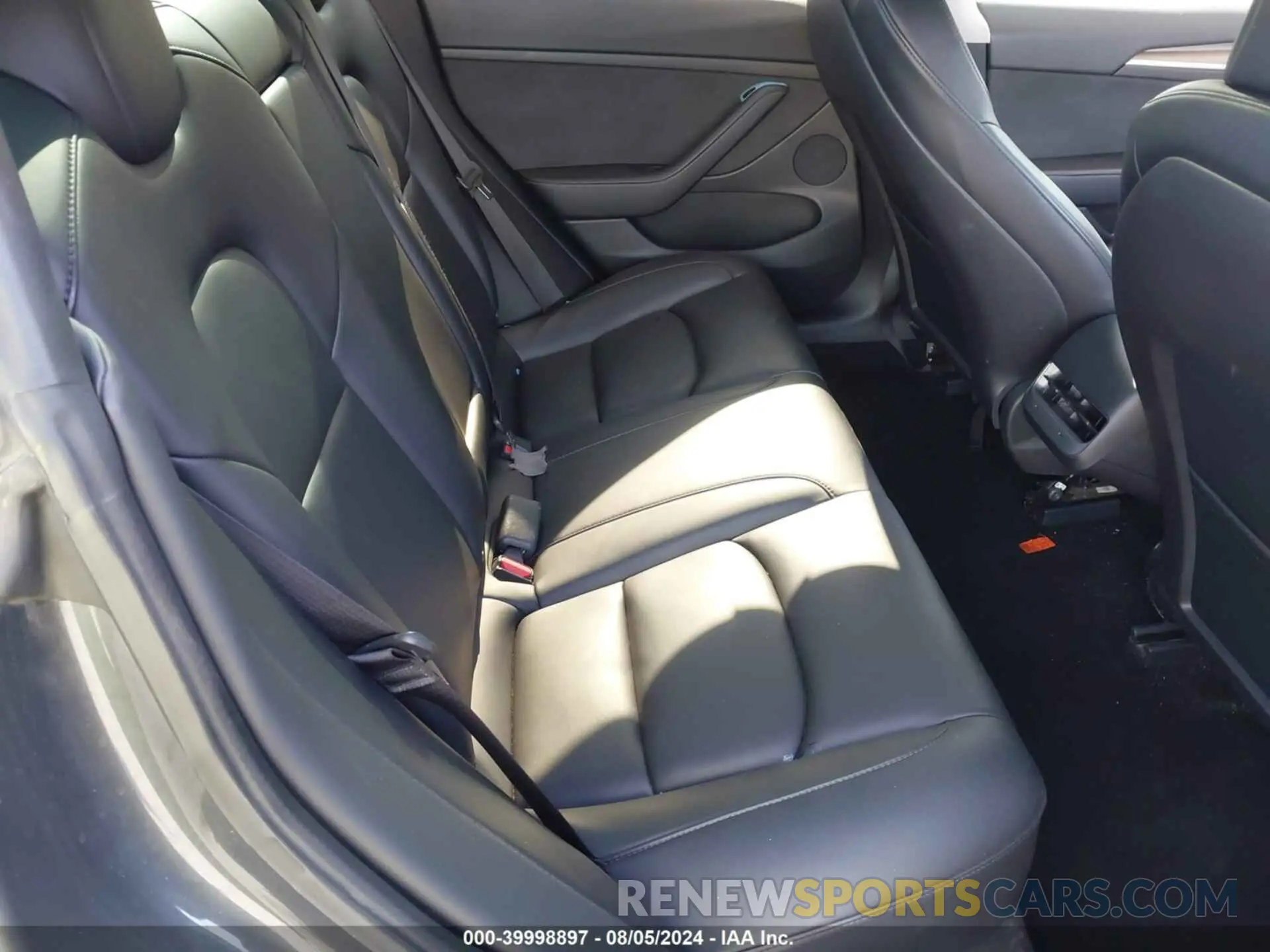 8 Photograph of a damaged car 5YJ3E1EB8NF206593 TESLA MODEL 3 2022