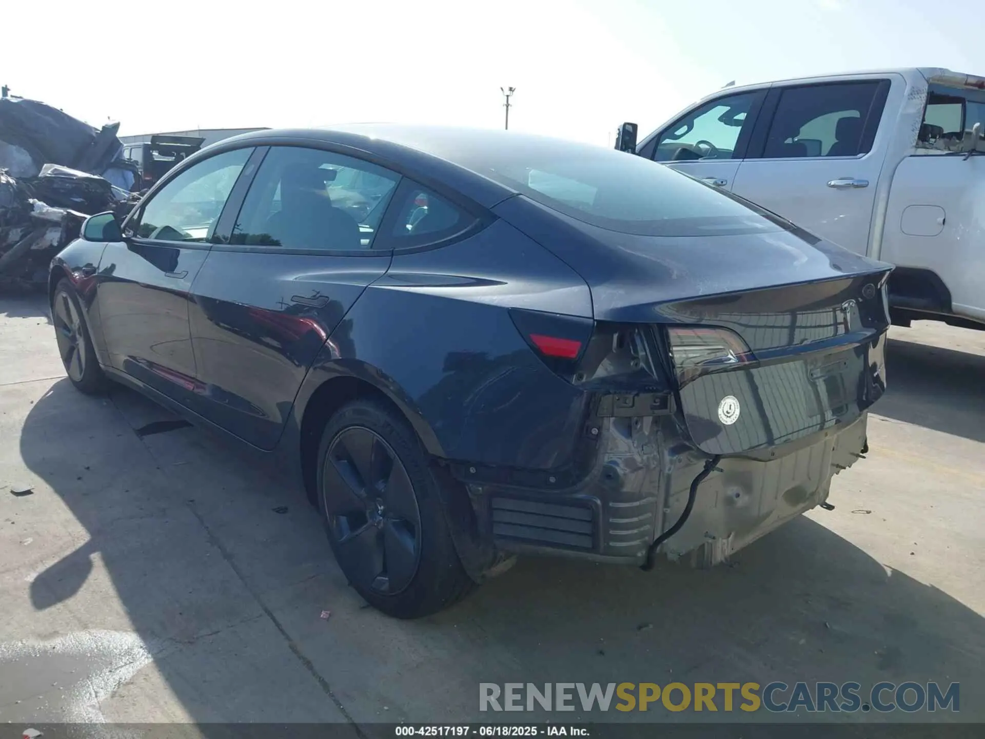 3 Photograph of a damaged car 5YJ3E1EB8NF206951 TESLA MODEL 3 2022