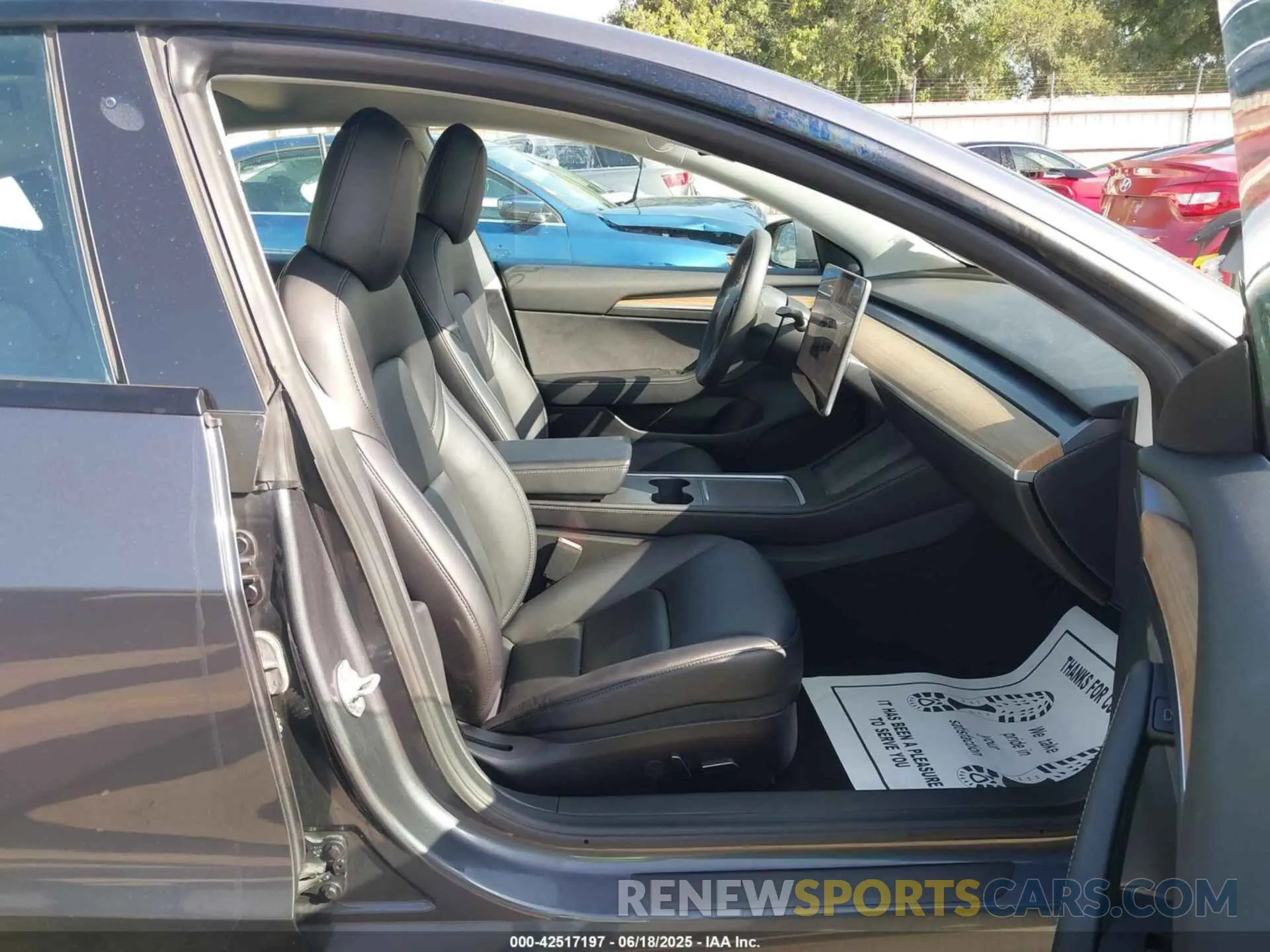 5 Photograph of a damaged car 5YJ3E1EB8NF206951 TESLA MODEL 3 2022