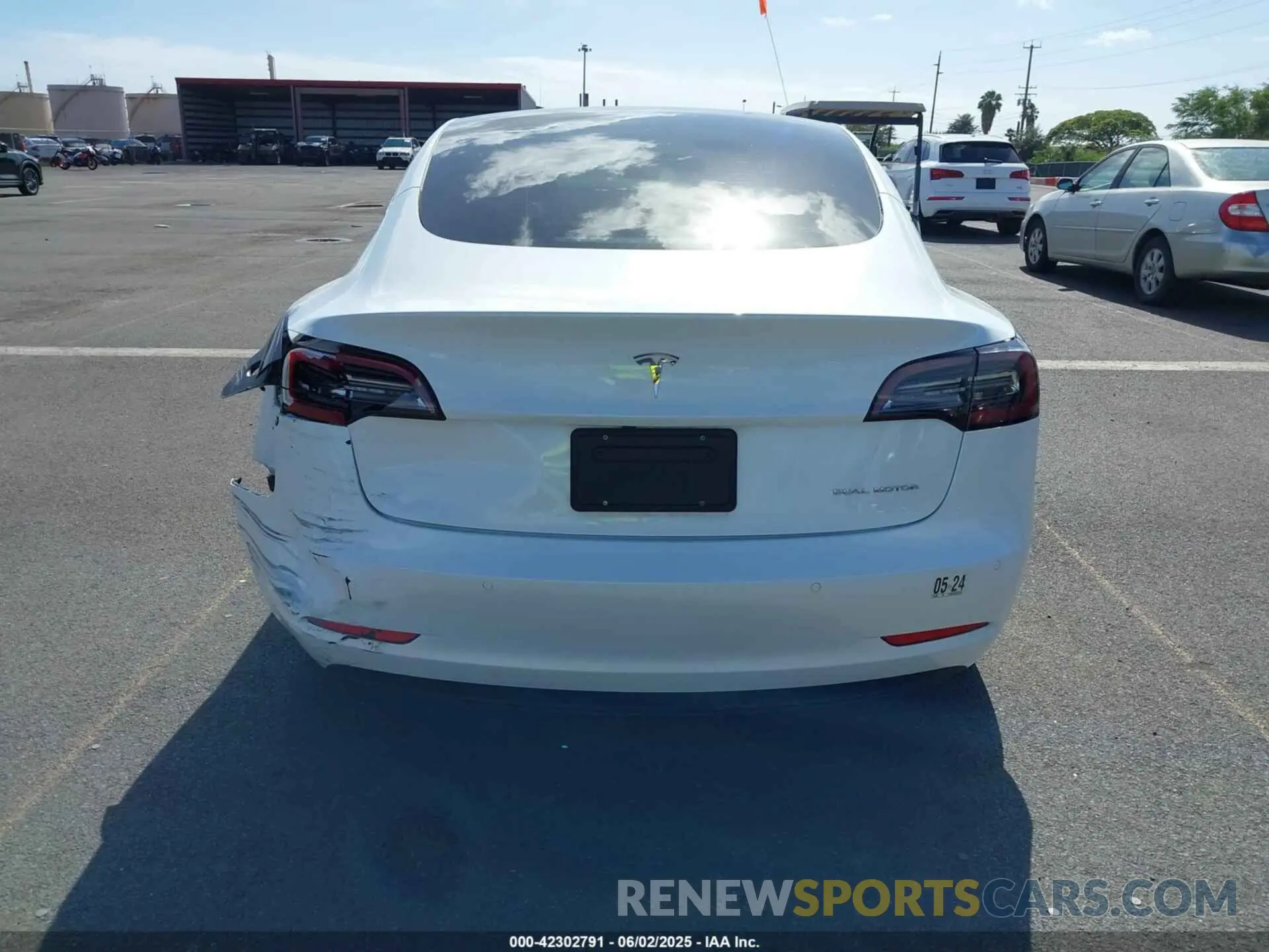16 Photograph of a damaged car 5YJ3E1EB8NF232479 TESLA MODEL 3 2022