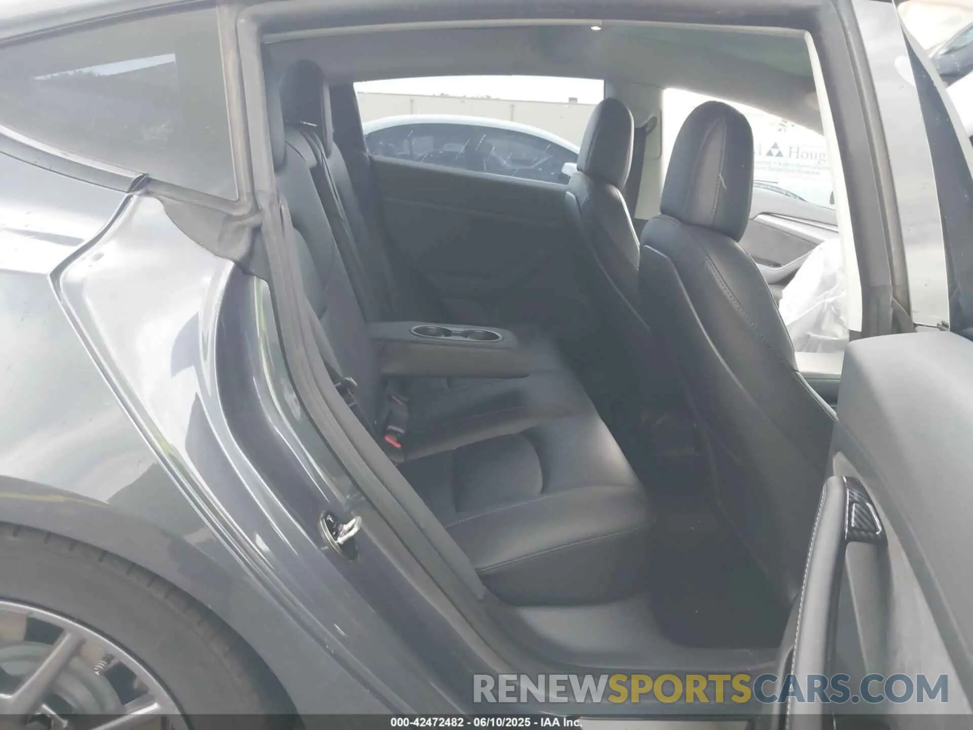 8 Photograph of a damaged car 5YJ3E1EB8NF247242 TESLA MODEL 3 2022