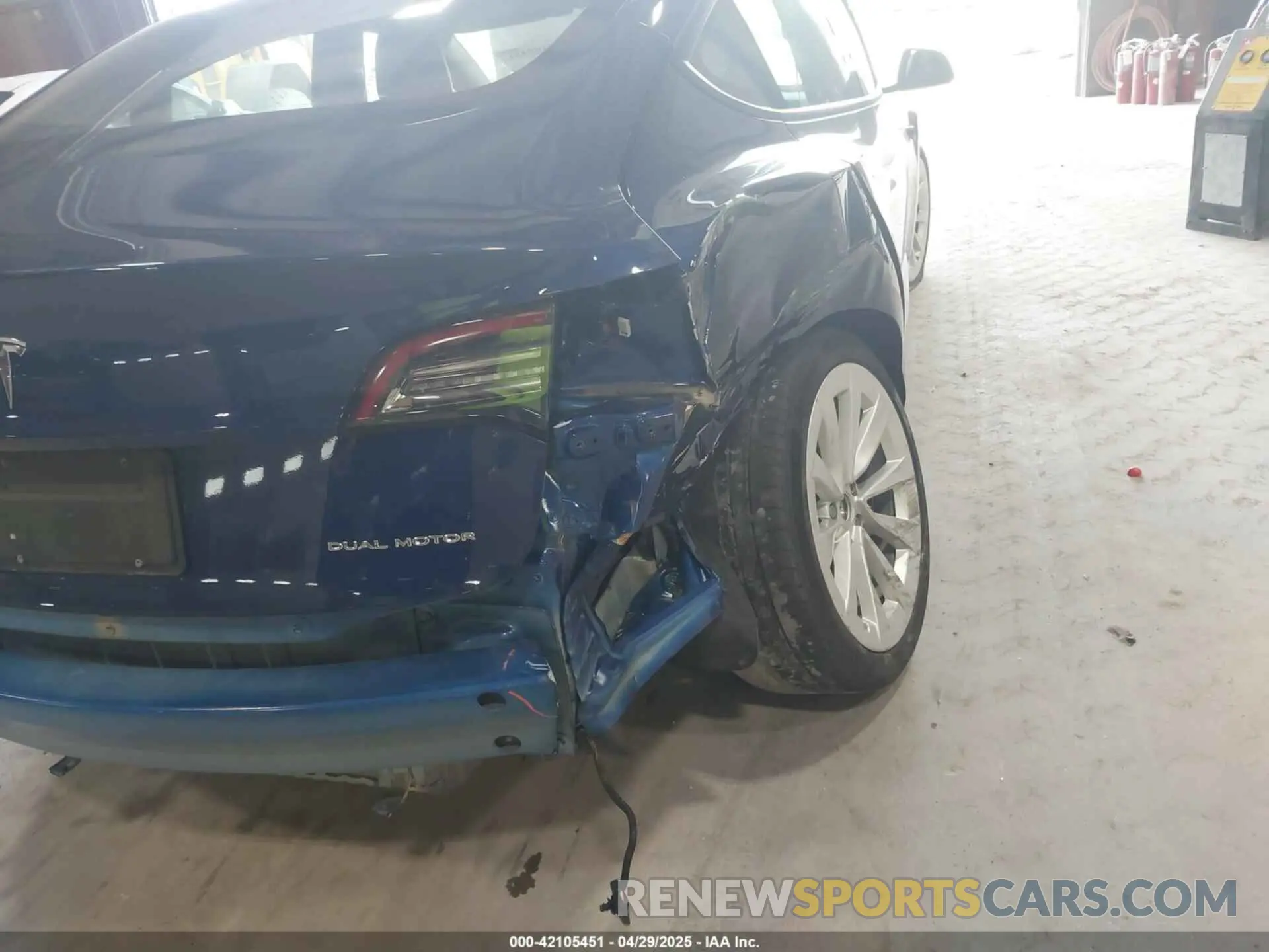 19 Фотография поврежденного автомобиля 5YJ3E1EB8NF255163 TESLA MODEL 3 2022