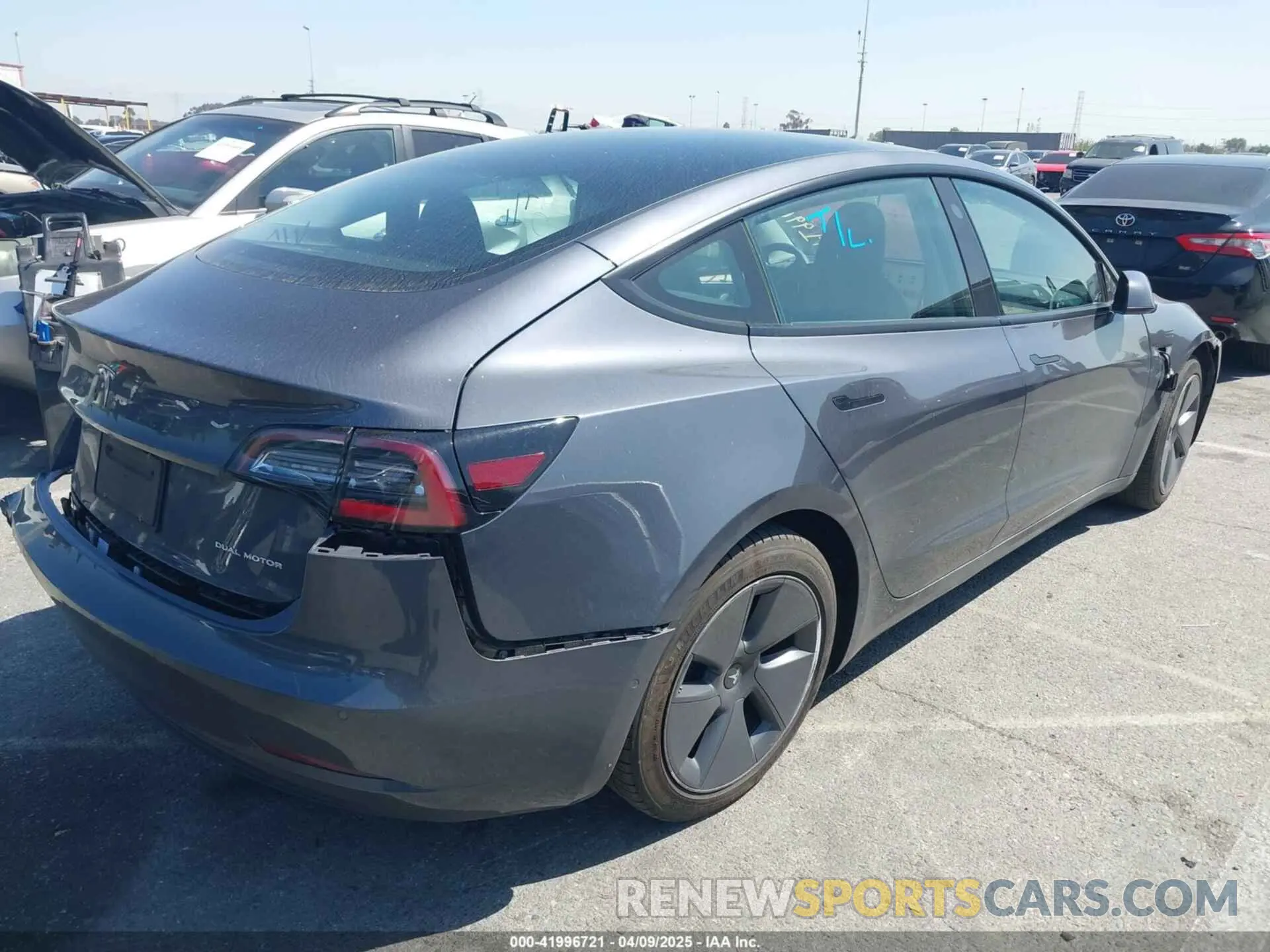 4 Фотография поврежденного автомобиля 5YJ3E1EB8NF262310 TESLA MODEL 3 2022