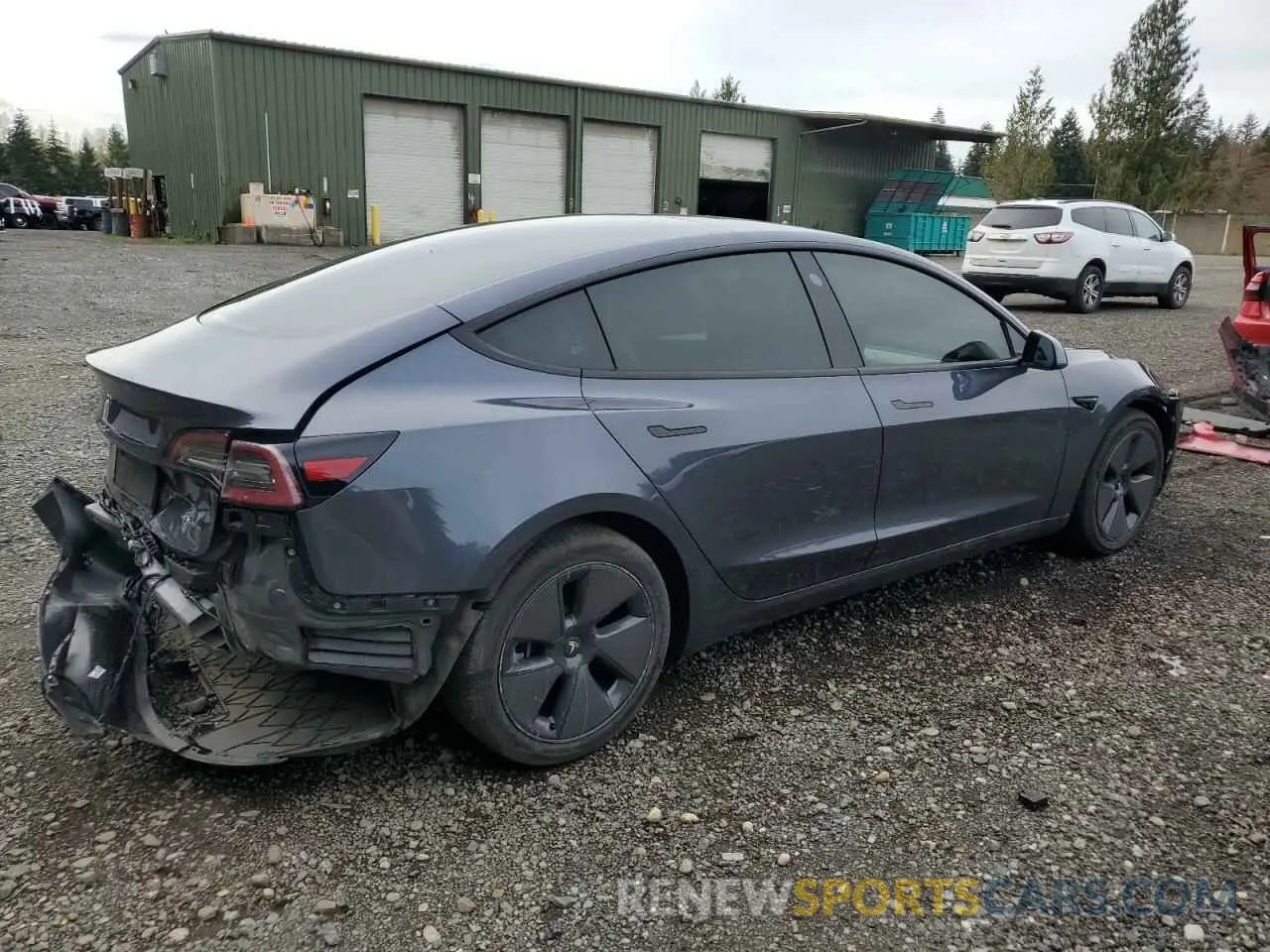 3 Photograph of a damaged car 5YJ3E1EB8NF272738 TESLA MODEL 3 2022