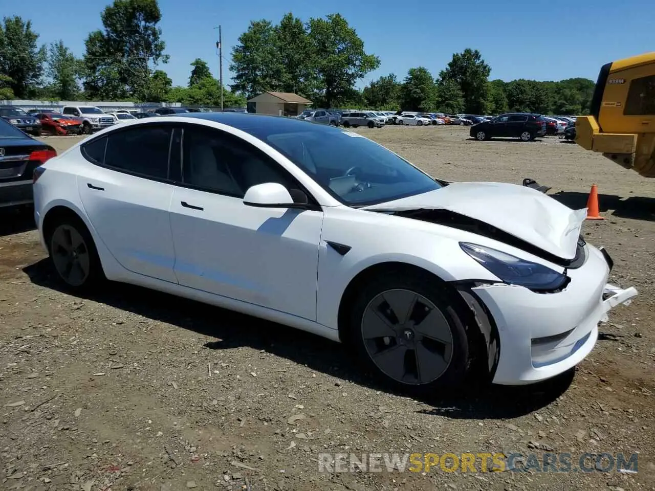 4 Photograph of a damaged car 5YJ3E1EB8NF312655 TESLA MODEL 3 2022