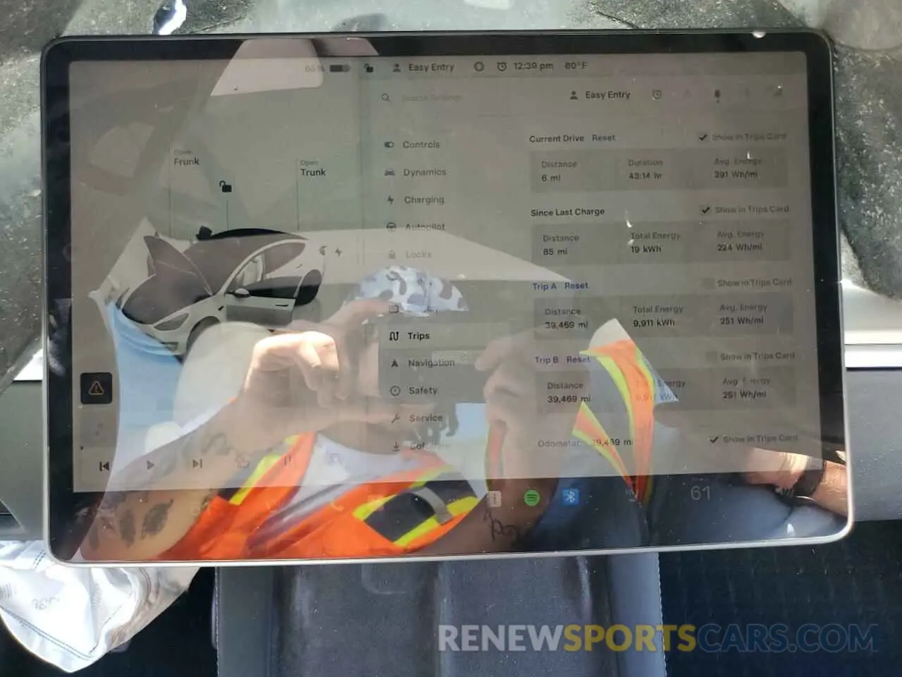 9 Photograph of a damaged car 5YJ3E1EB8NF312655 TESLA MODEL 3 2022