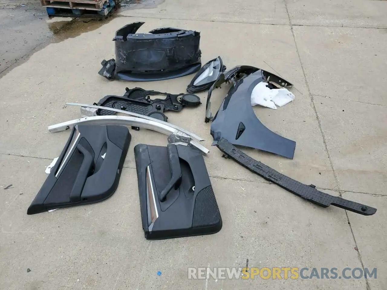 12 Photograph of a damaged car 5YJ3E1EB8NF325597 TESLA MODEL 3 2022