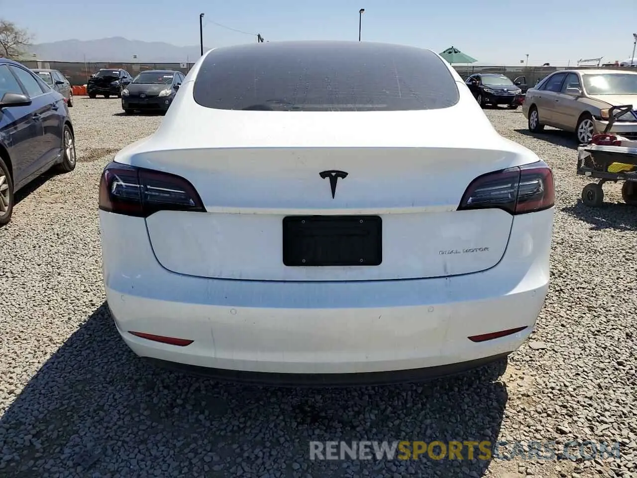 6 Photograph of a damaged car 5YJ3E1EB8NF340343 TESLA MODEL 3 2022