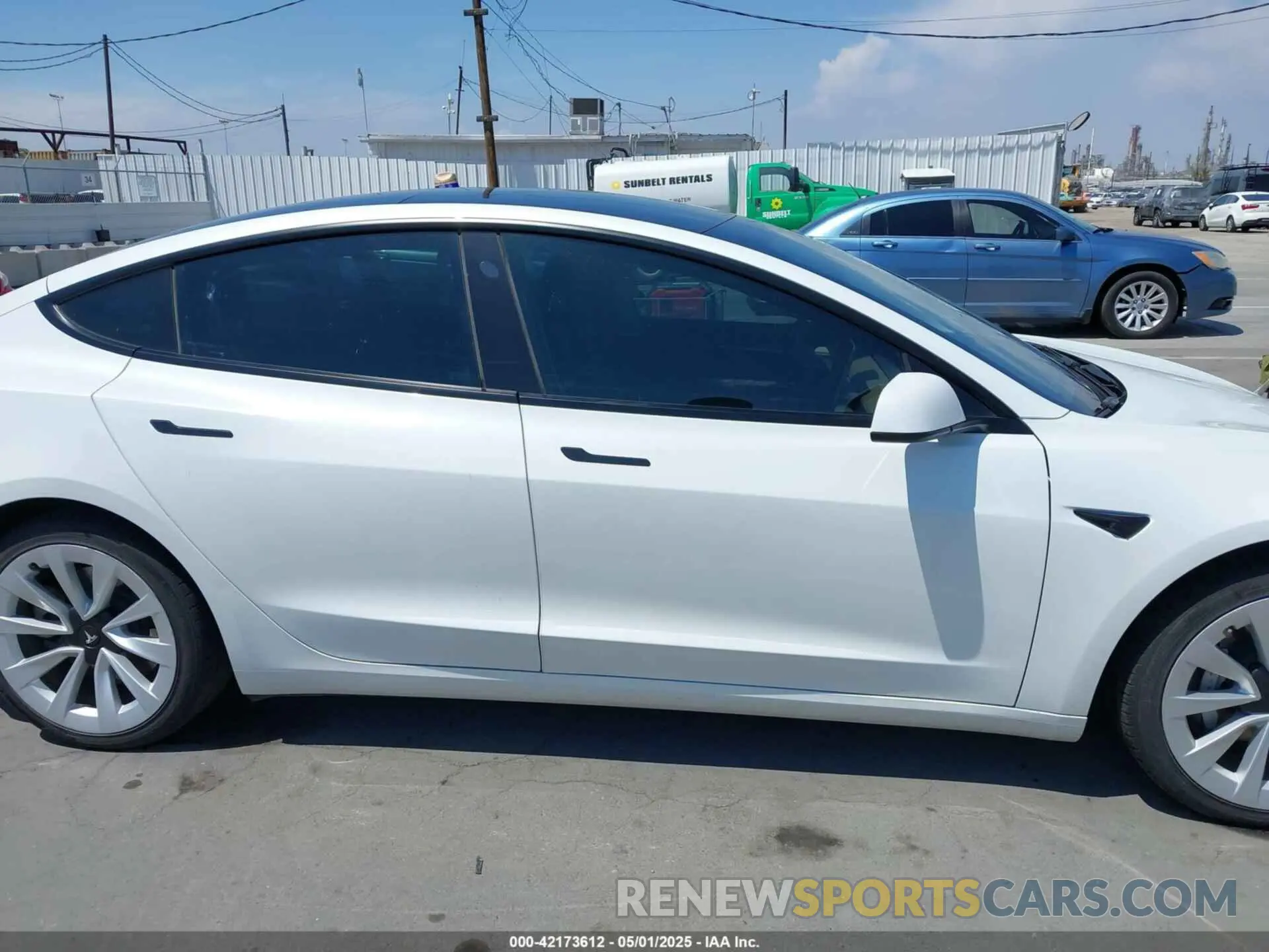 13 Фотография поврежденного автомобиля 5YJ3E1EB9NF113601 TESLA MODEL 3 2022